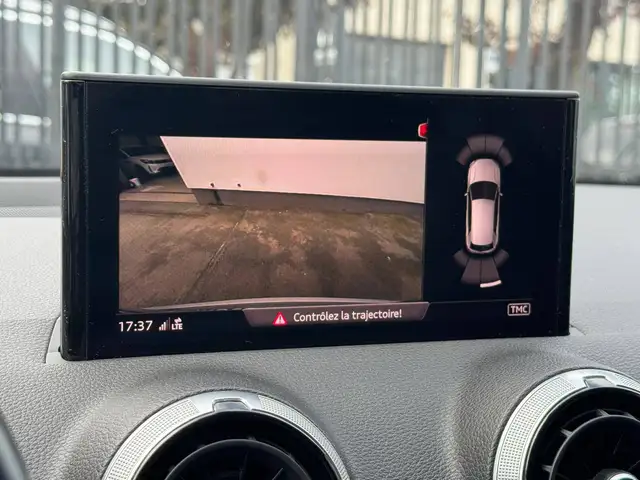 Audi Q2 view 12