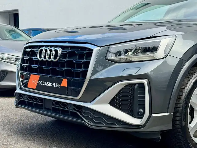 Audi Q2 view 5