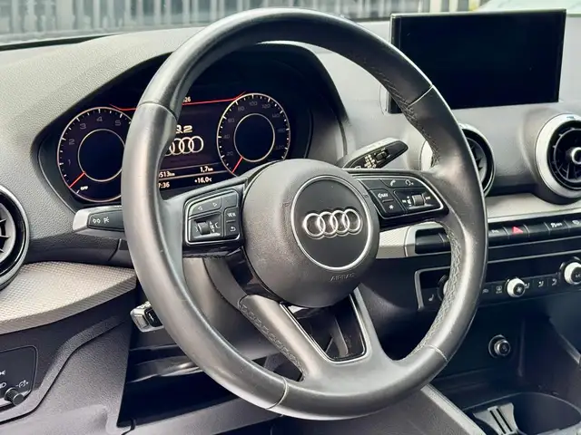 Audi Q2 view 9