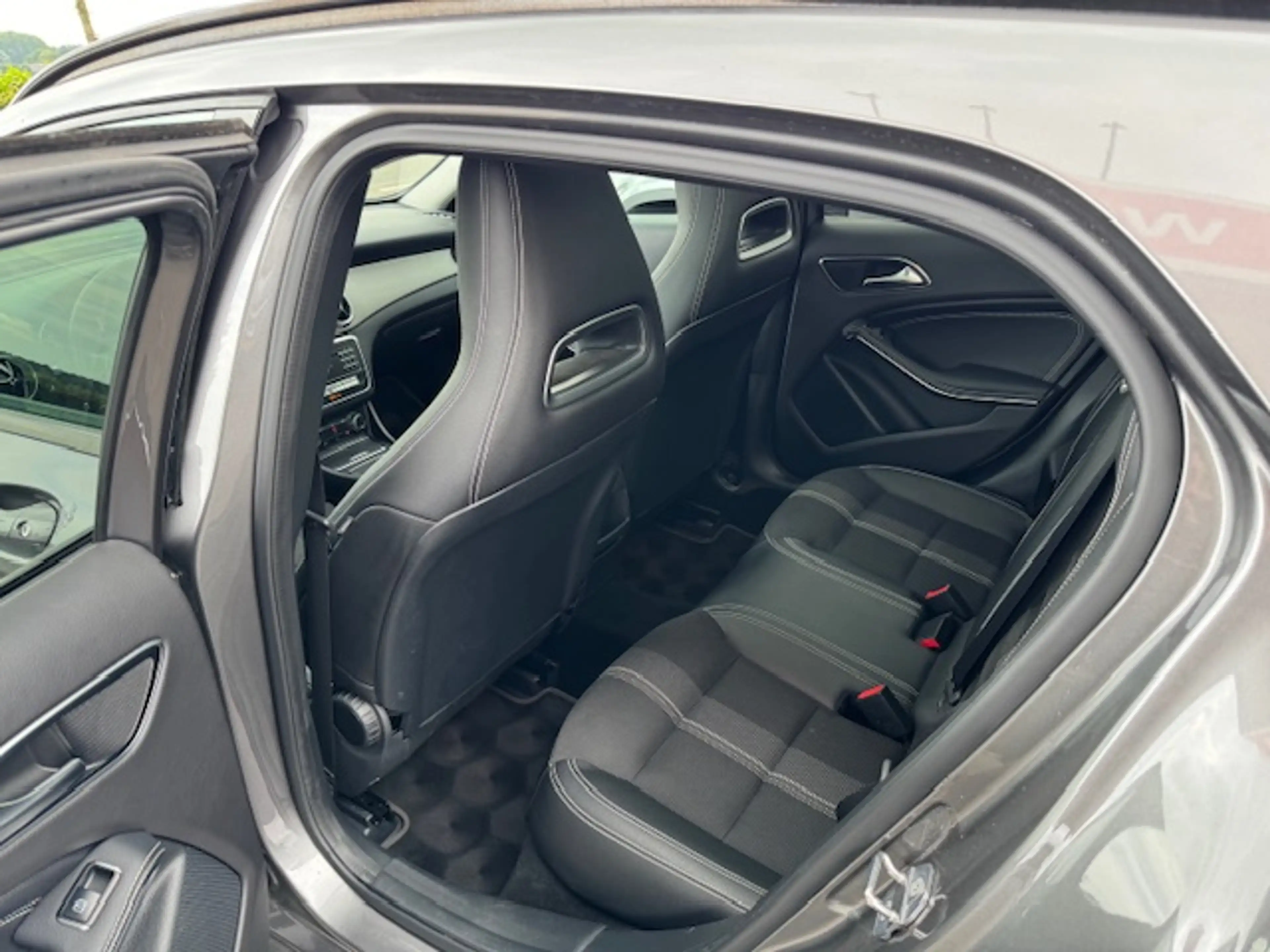 Mercedes-Benz GLA 200 156pk 7G-DCT Premium Plus — photo 8
