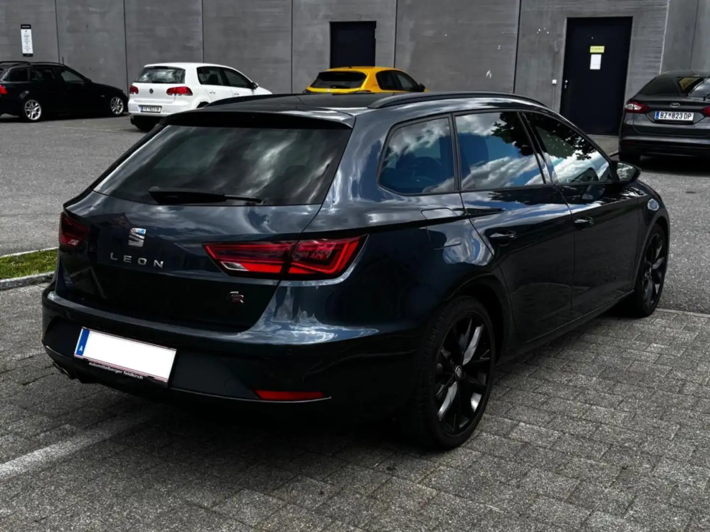 SEAT Leon Leon ST FR 1,5 TGI FR Grau - 2