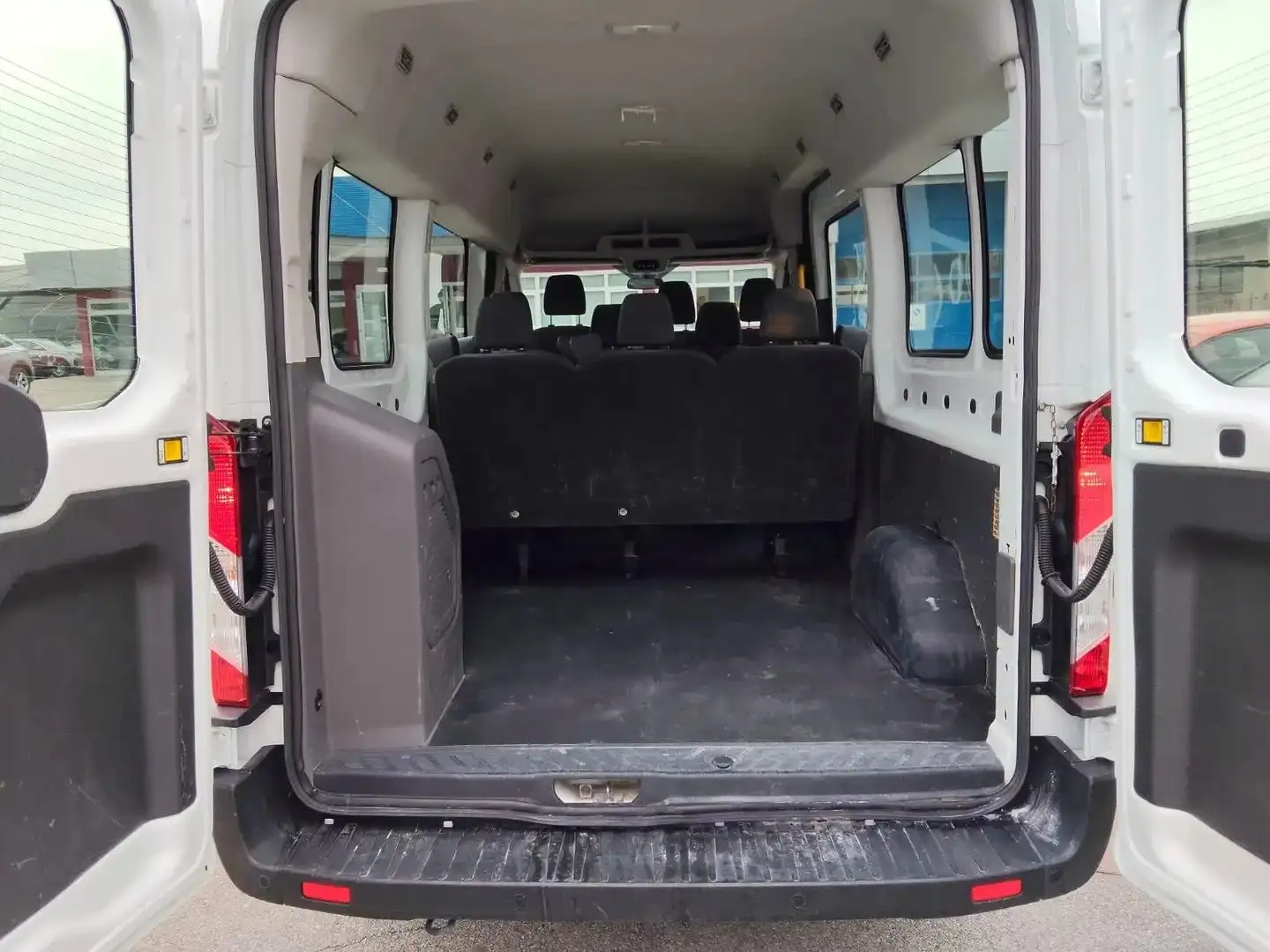 Ford Transit 330 COMBI L3H2 2.0TDCi 9 posti 130CV - GC265JT Blanc - 2