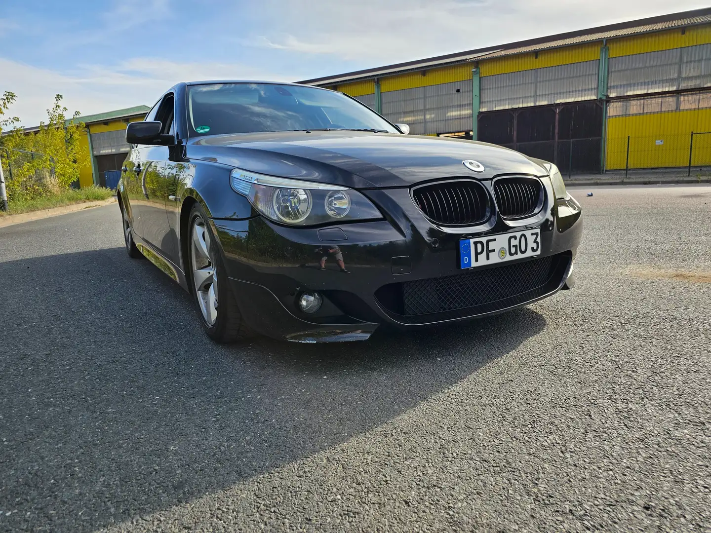 BMW 520 520d Schwarz - 1