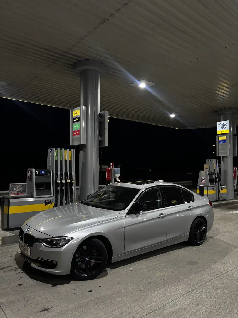 BMW 335 luxuryline - 1