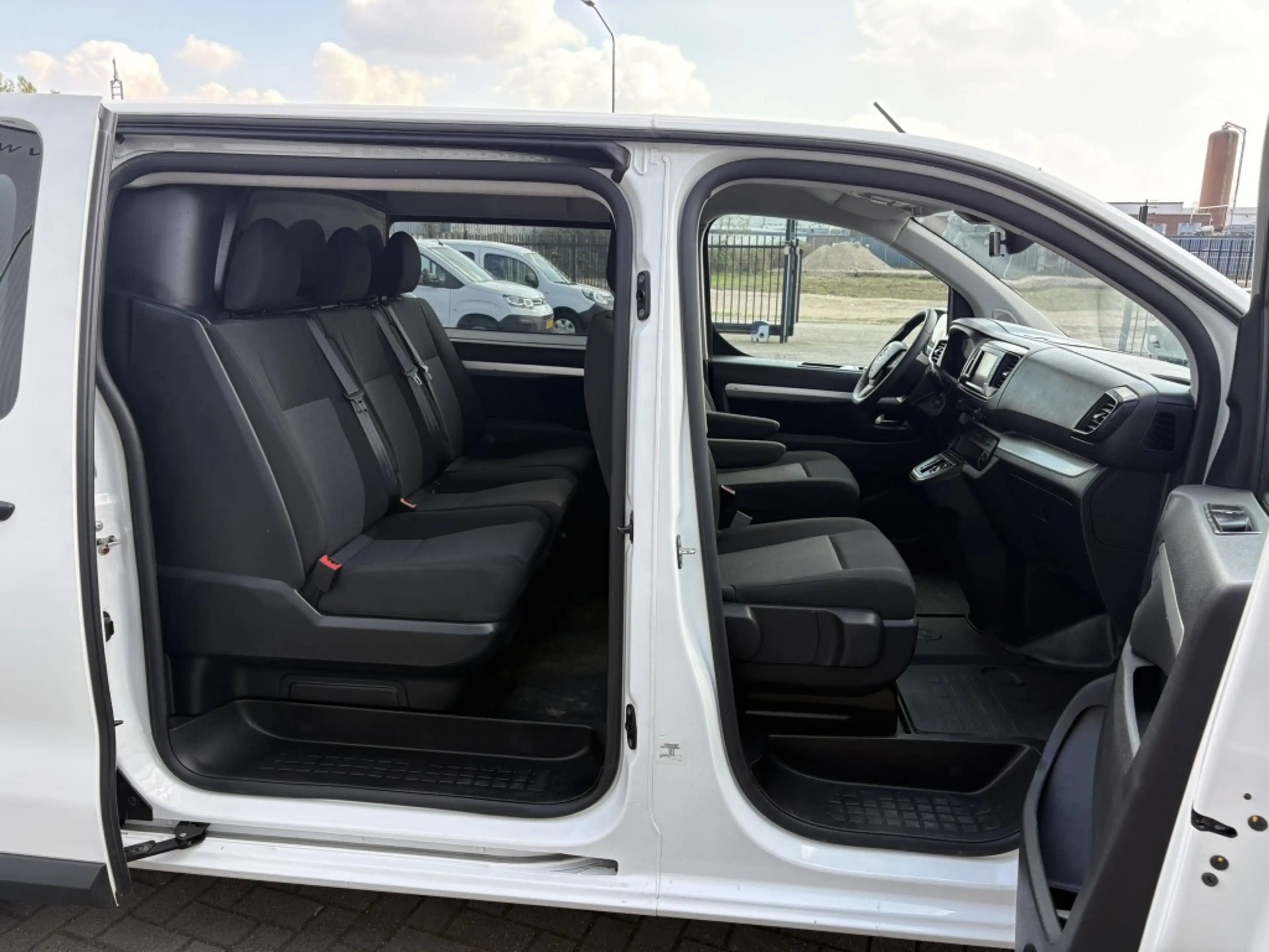 Opel Vivaro-e L3 DC 75 kWh Dubbele Cabine | Airco | Navigatie — photo 5