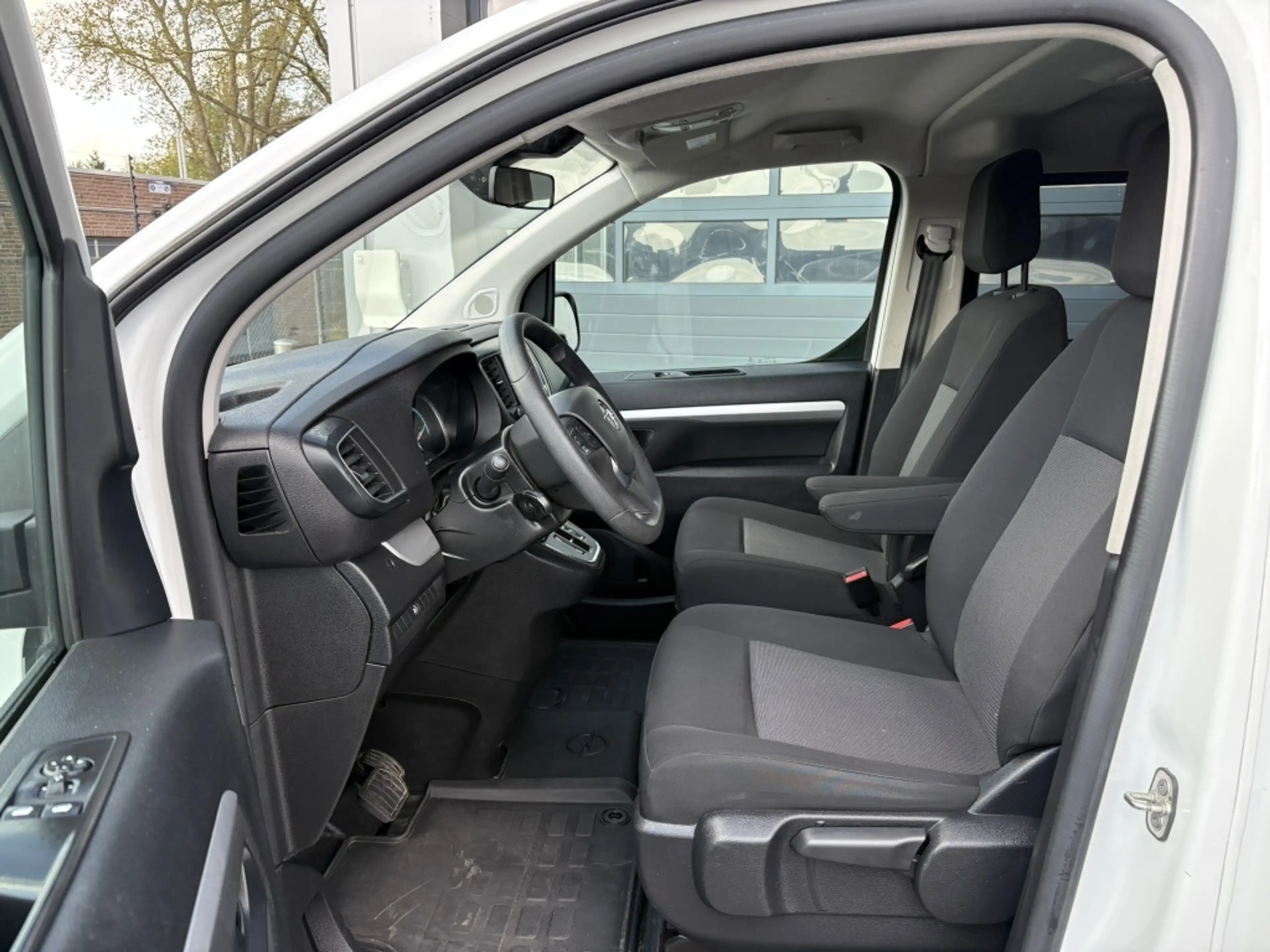 Opel Vivaro-e L3 DC 75 kWh Dubbele Cabine | Airco | Navigatie — photo 7