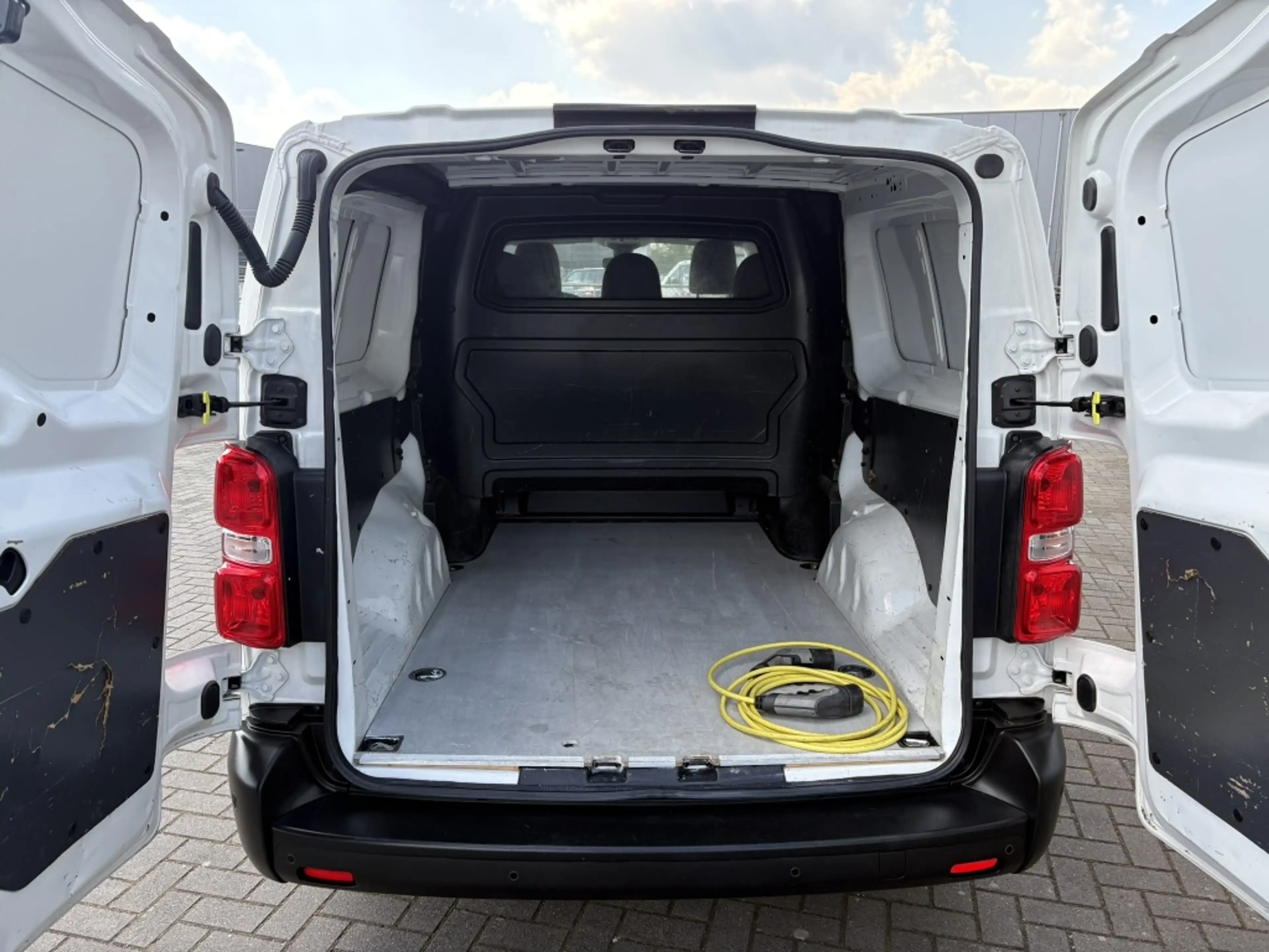 Opel Vivaro-e L3 DC 75 kWh Dubbele Cabine | Airco | Navigatie — photo 6
