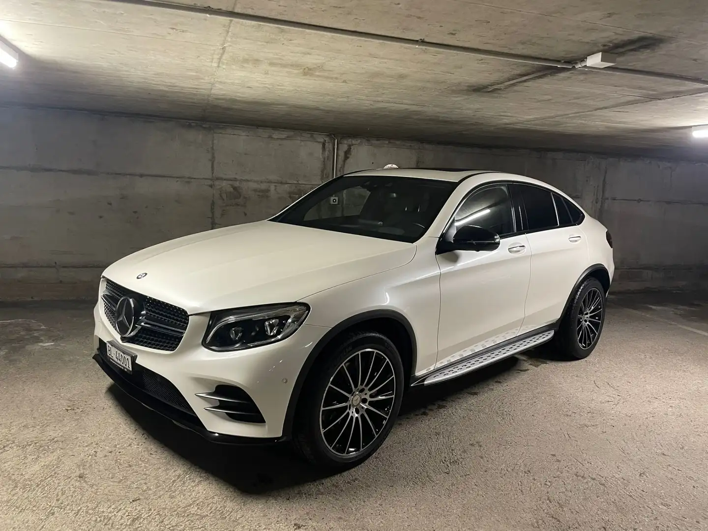 Mercedes-Benz GLC 250 d Coupe 4Matic 9G-TRONIC AMG Line Weiß - 1