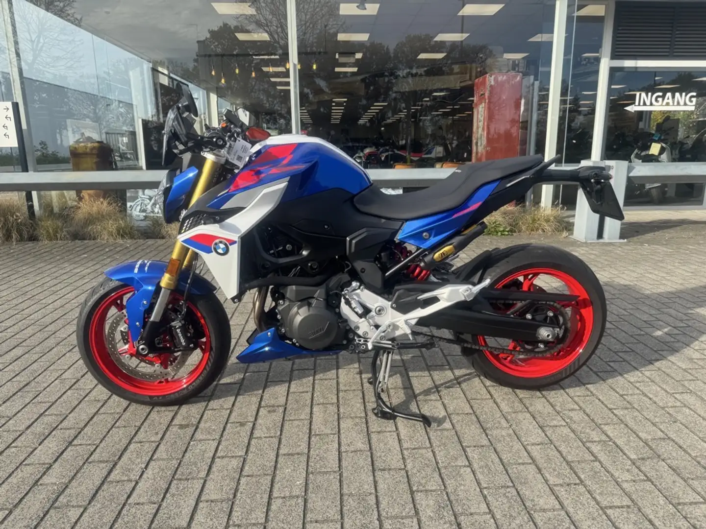BMW F 900 R - Ex directie Bleu - 2