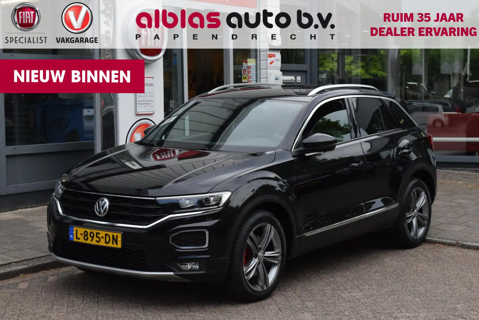 Volkswagen T-Roc 1.5 TSI Sport Business R Zwart - 1