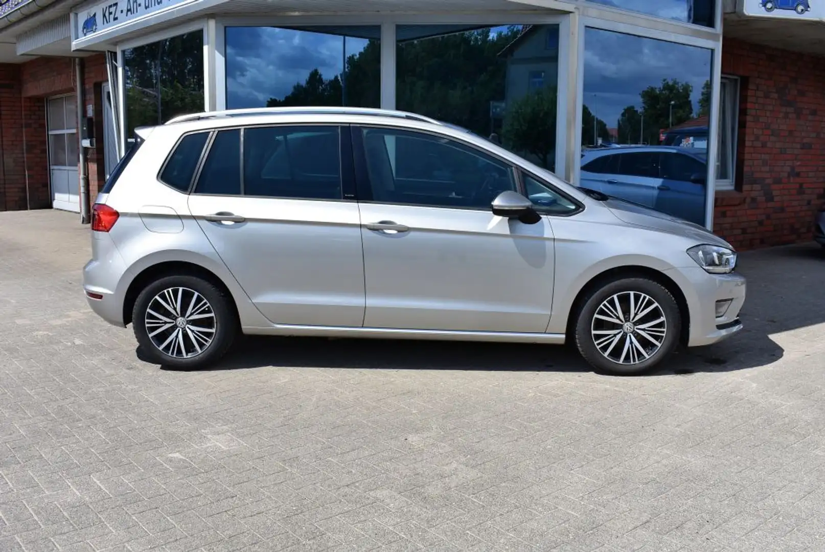 Volkswagen Golf Sportsvan 1.2 TSI BMT Comfortline Navi Alu Klimatron. Sitzhe Silber - 2