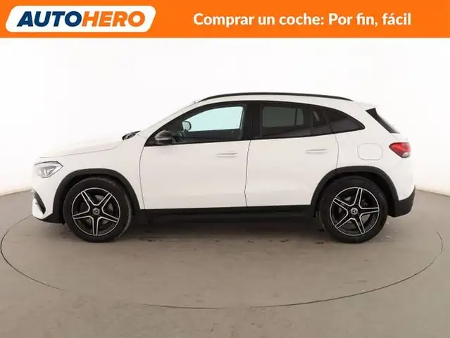 Mercedes-Benz GLA view 3