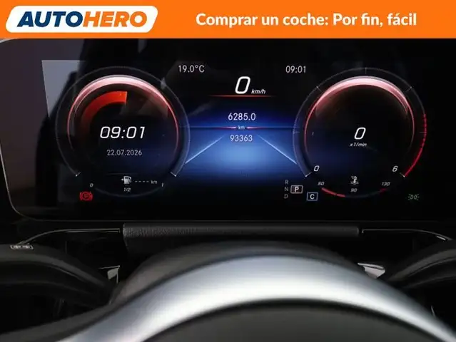 Mercedes-Benz GLA view 26