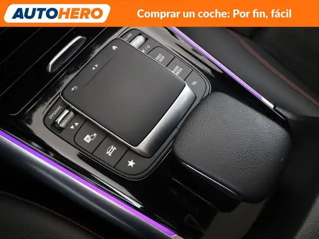 Mercedes-Benz GLA view 28
