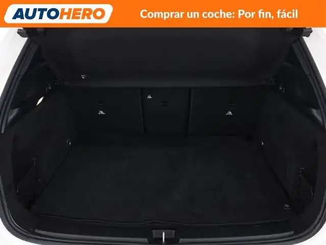 Mercedes-Benz GLA view 18