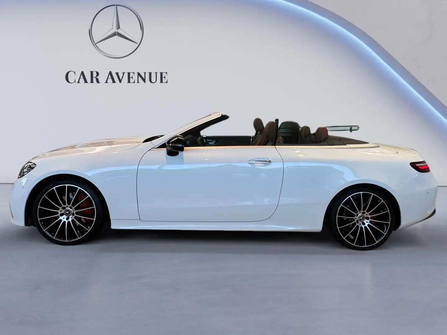 Mercedes-Benz E 200 Cabrio AMG Line Wit - 2