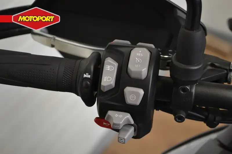 Triumph Tiger 900 - foto 5