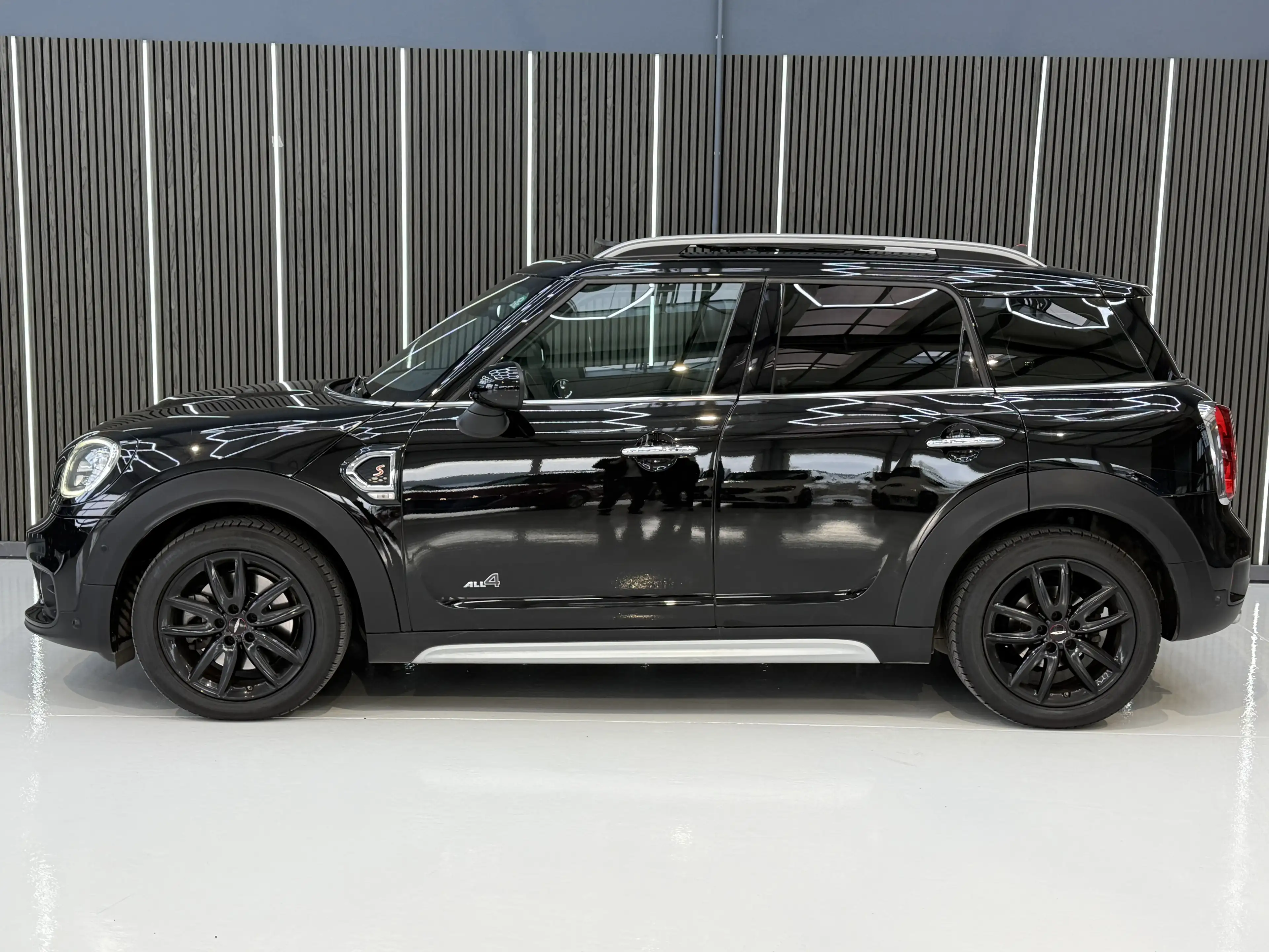 MINI Cooper SD Countryman Cooper SD All4 — photo 12