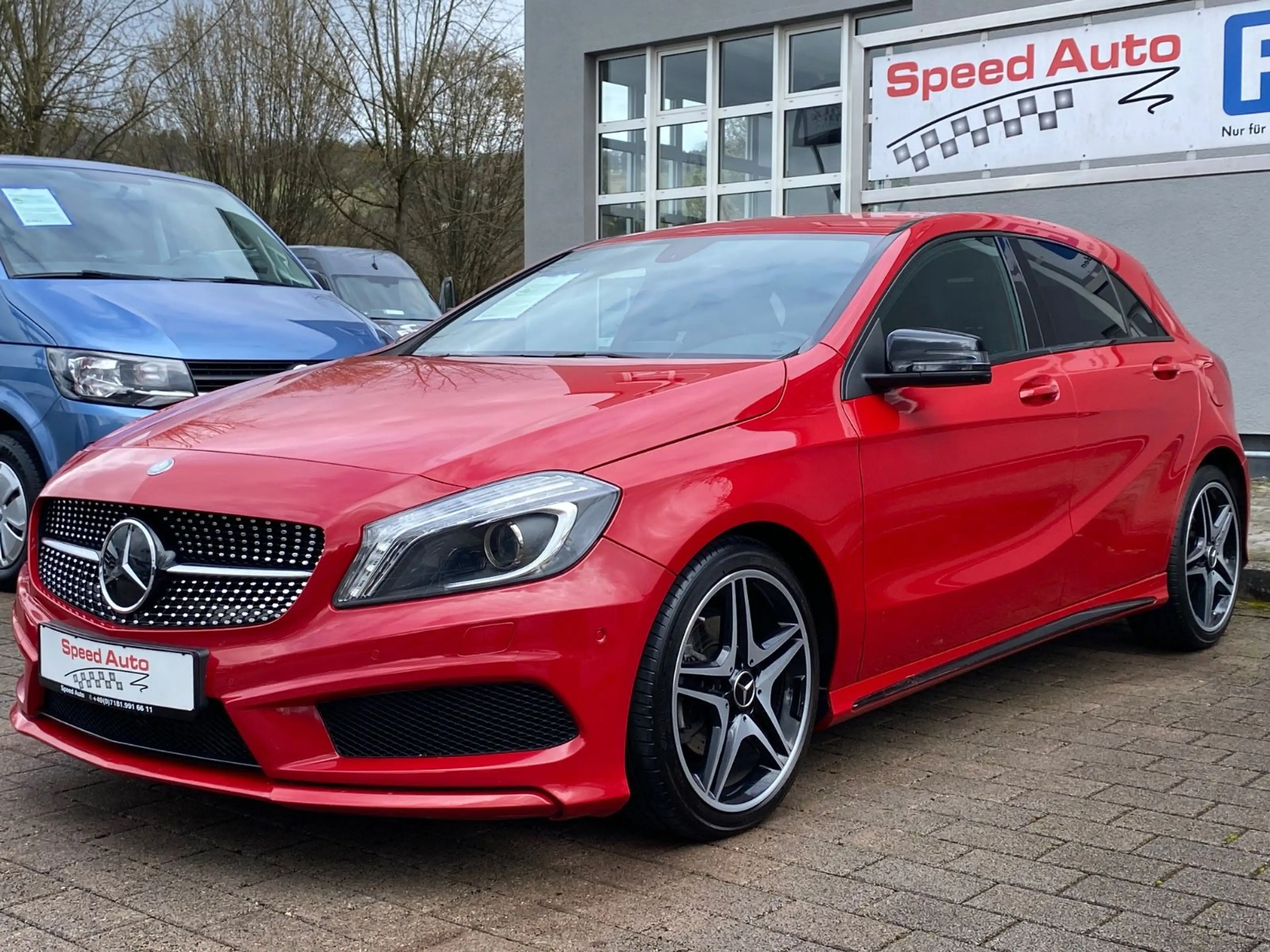 Mercedes-Benz A 200 AMG-LINE/NAVI/KAMERA/Bi-XENON/NIGHT/ALU18"