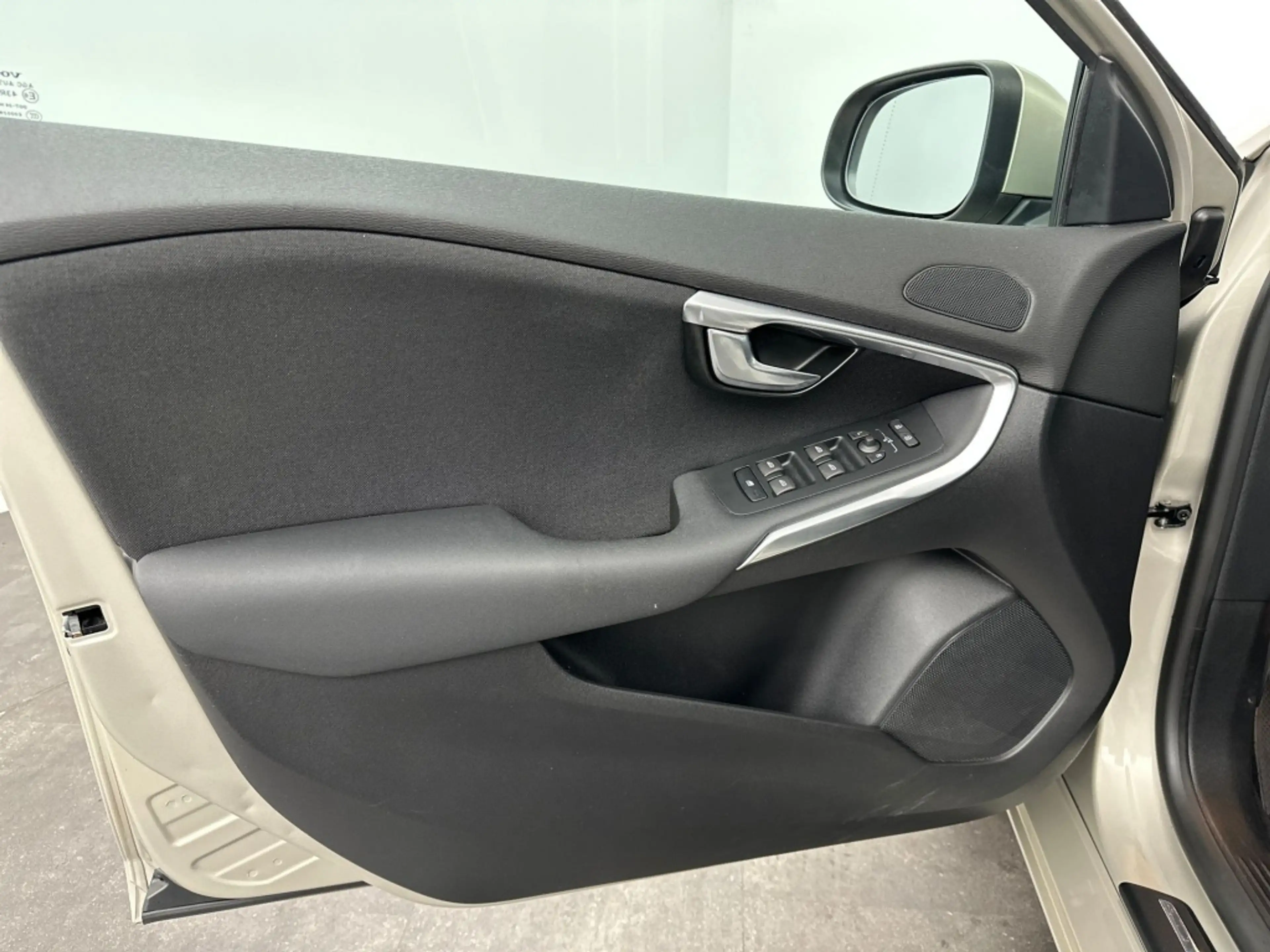 Volvo V40 2.0 T3 Nordic+ | Standkachel | Stoelverwarming | C — photo 13