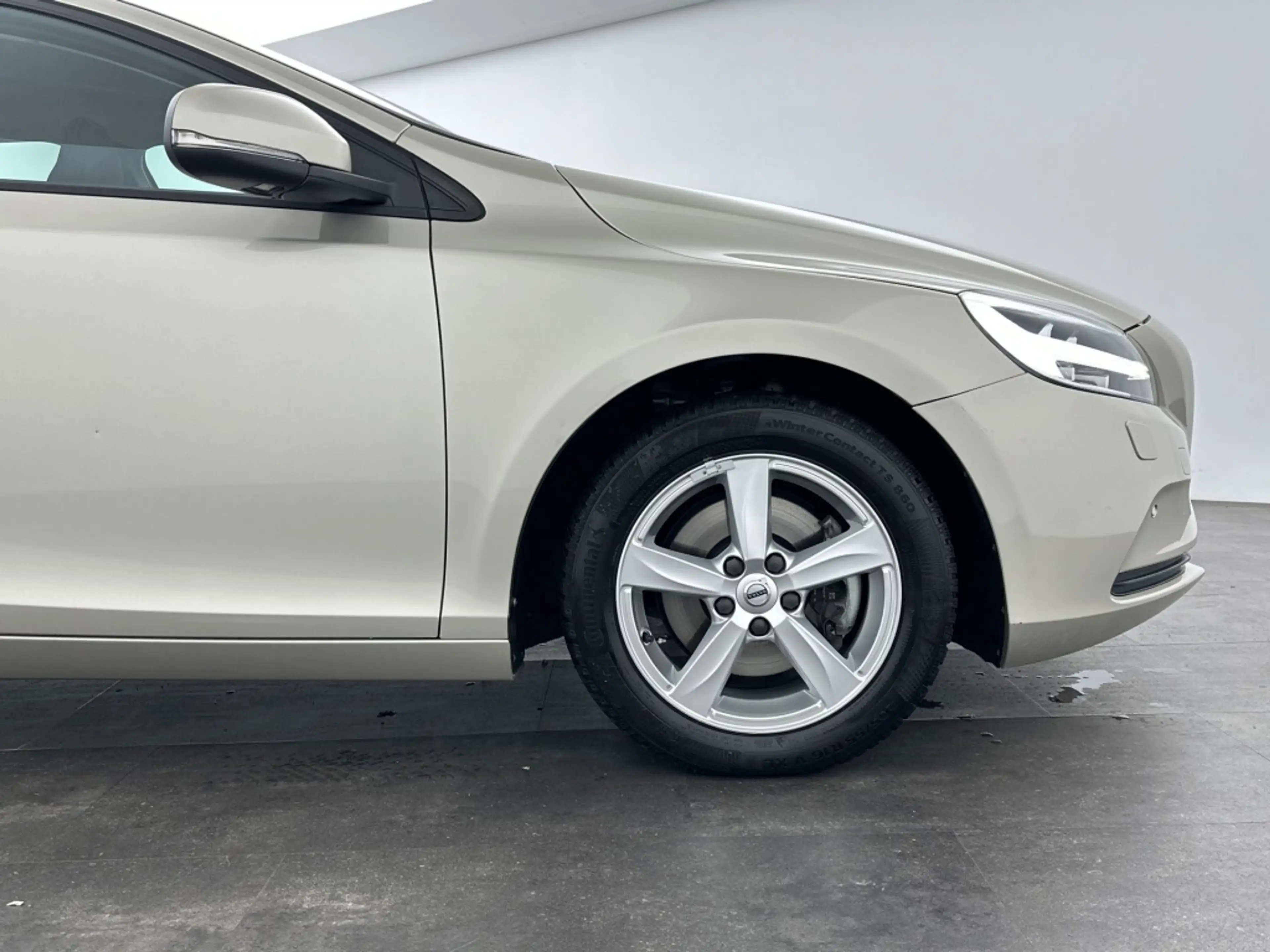 Volvo V40 2.0 T3 Nordic+ | Standkachel | Stoelverwarming | C — photo 9
