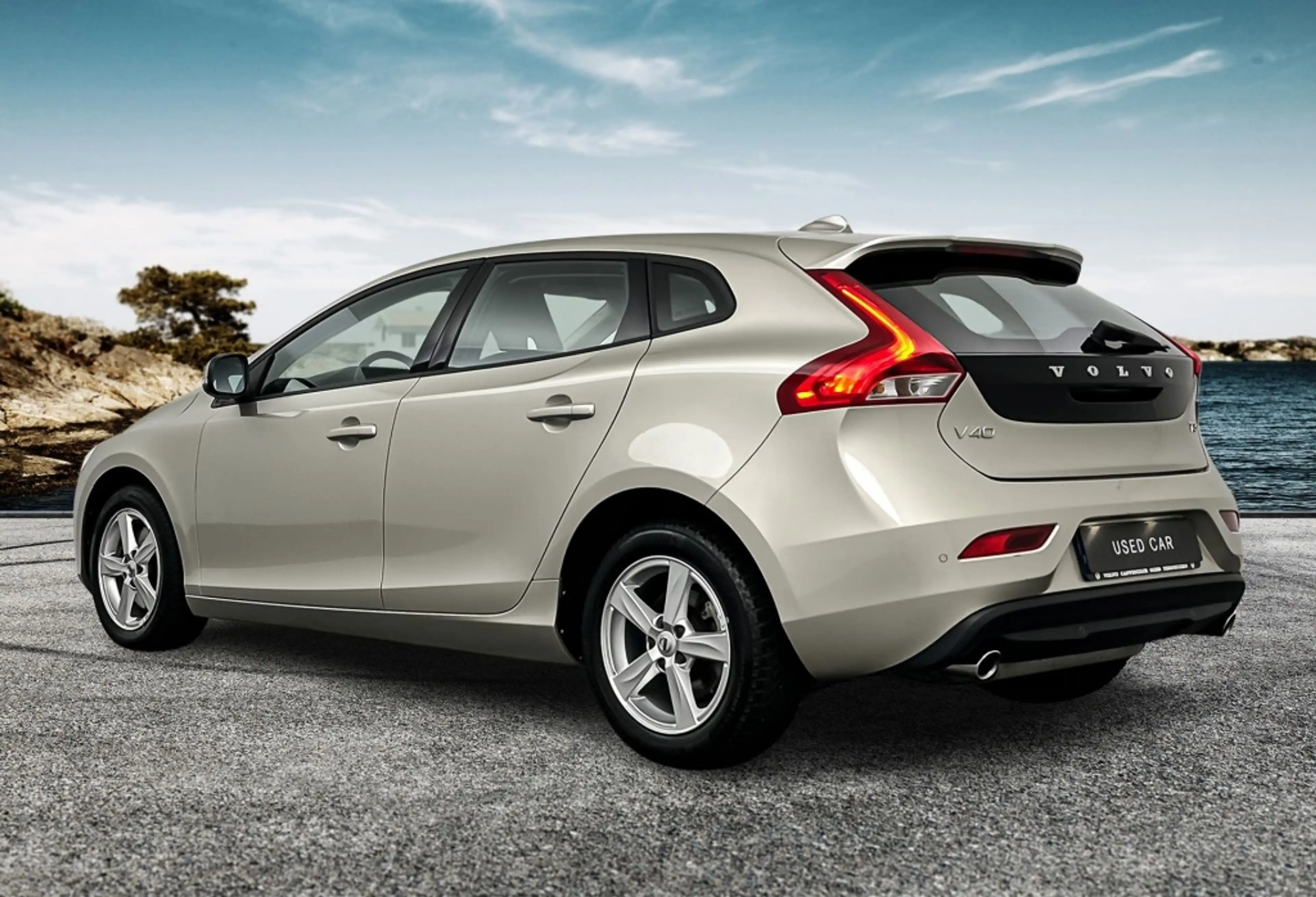 Volvo V40 2.0 T3 Nordic+ | Standkachel | Stoelverwarming | C — photo 4