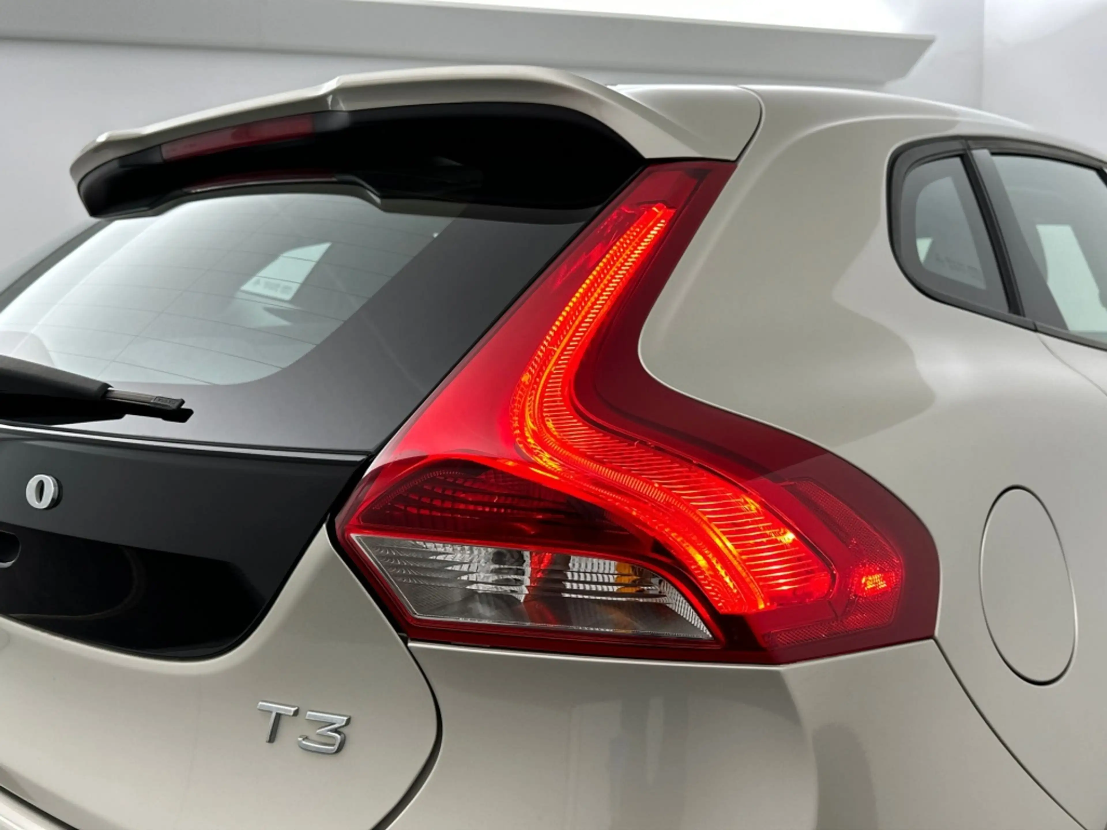 Volvo V40 2.0 T3 Nordic+ | Standkachel | Stoelverwarming | C — photo 12