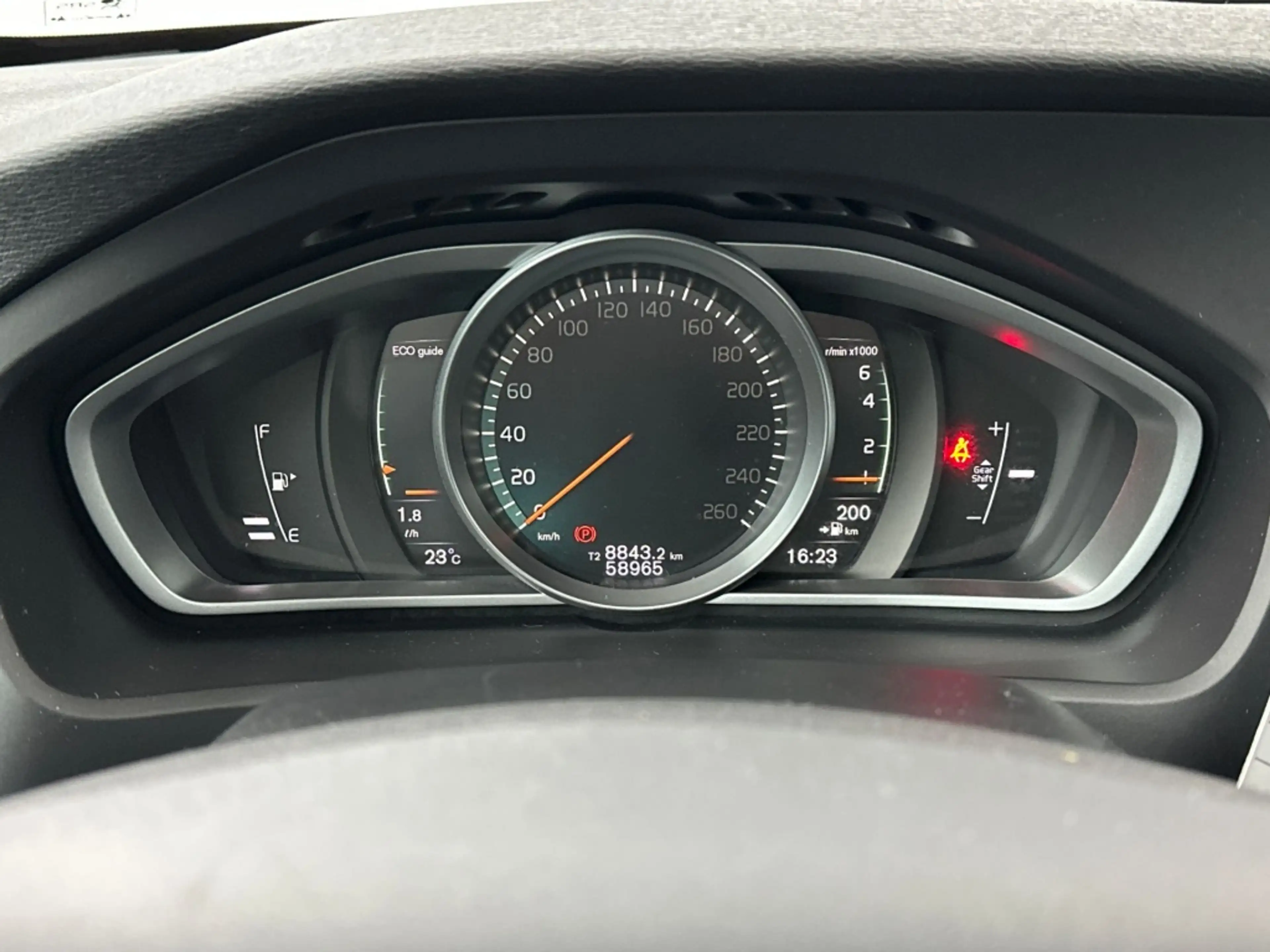 Volvo V40 2.0 T3 Nordic+ | Standkachel | Stoelverwarming | C — photo 15