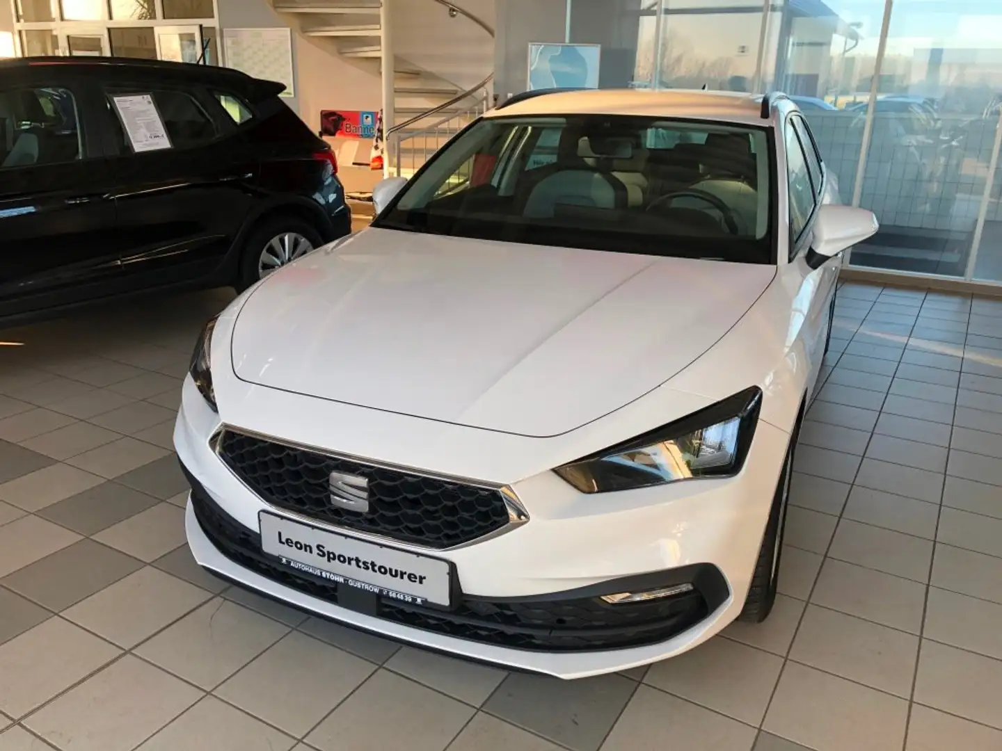 SEAT Leon Kombi Style 2.0TDI 7-Gang Automatik DSG Weiß - 2