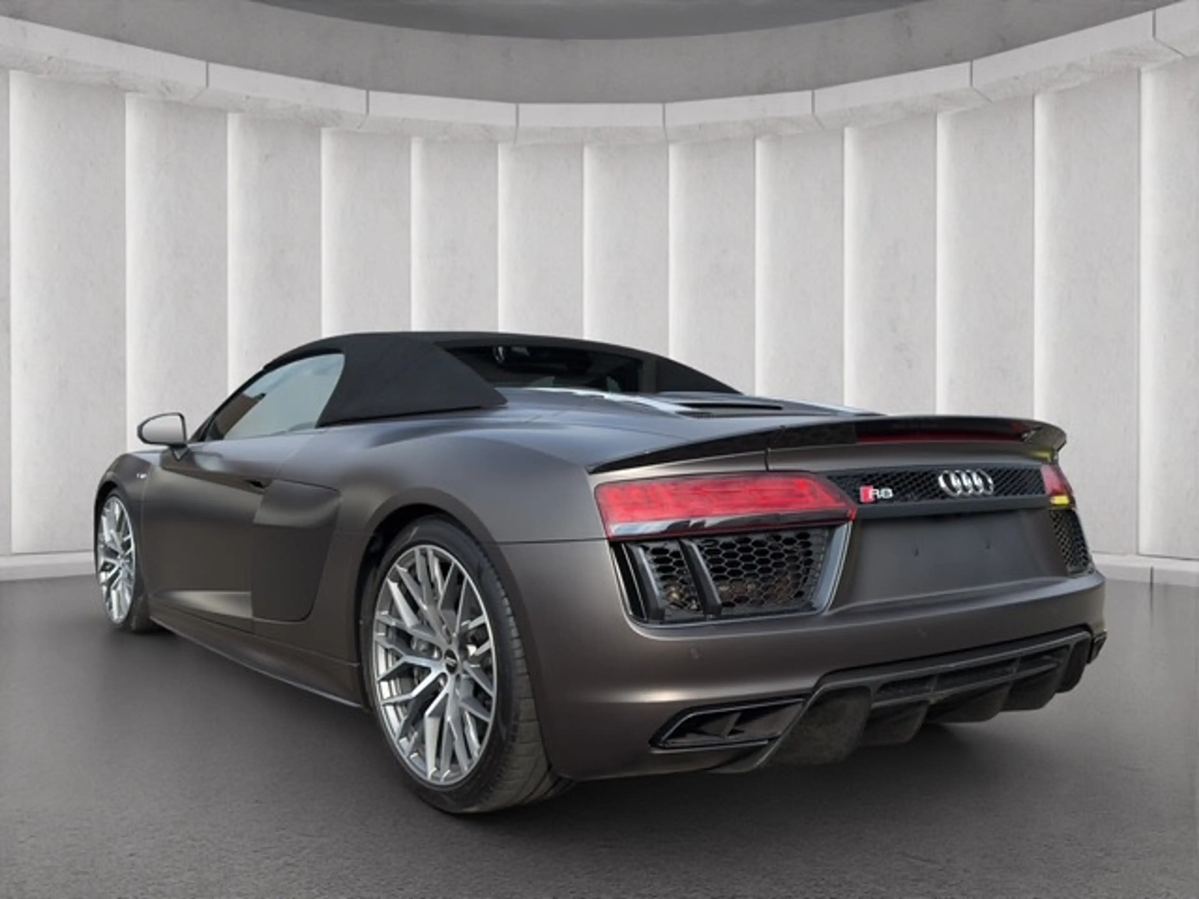 Audi R8 SPYDER V10 PLUS+DESIGN PAKET+EX-NP:240.000€ — photo 2