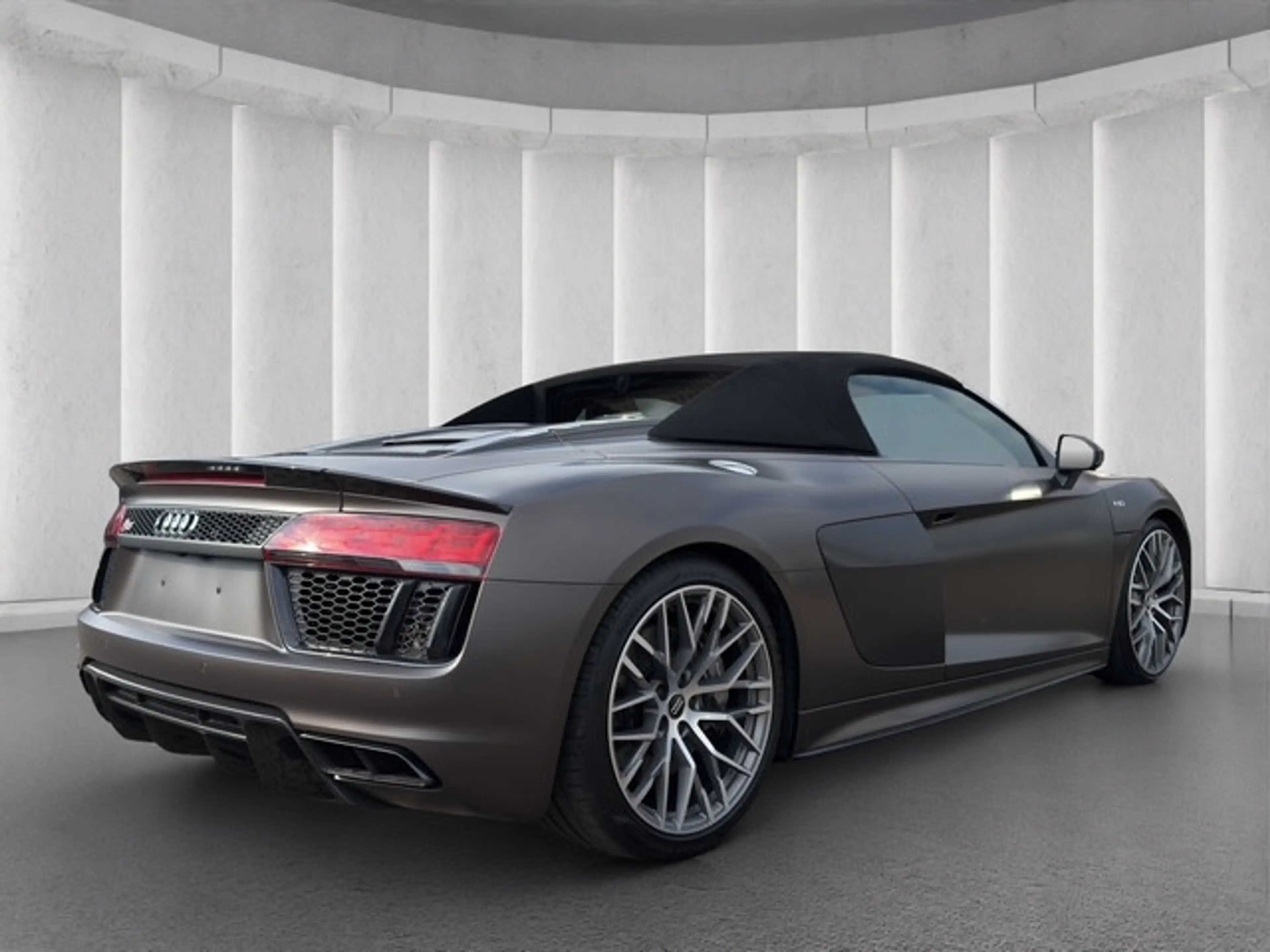 Audi R8 SPYDER V10 PLUS+DESIGN PAKET+EX-NP:240.000€ — photo 3