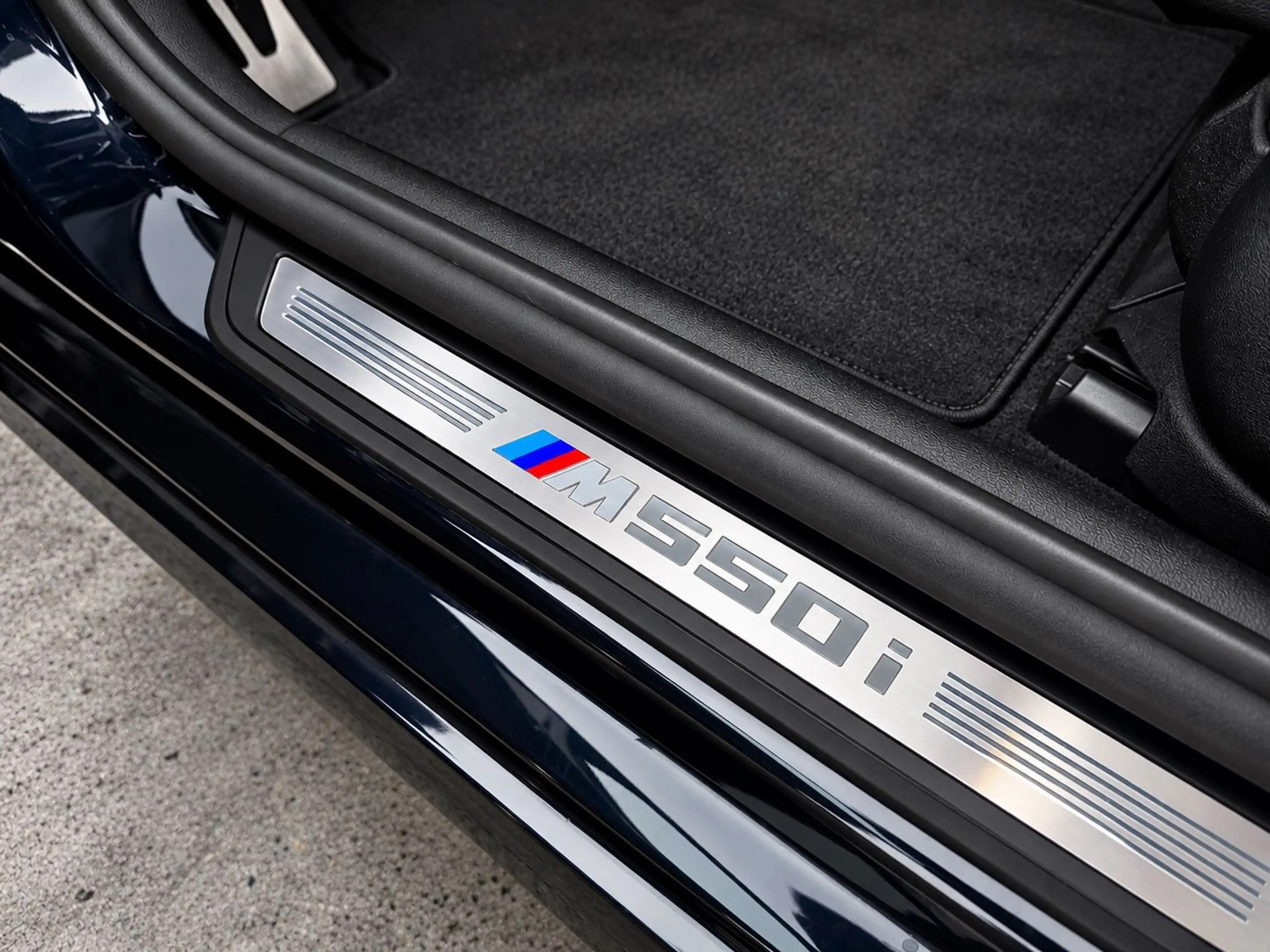 BMW 550 i Lim. Xdrive*PremiumSelec*360Kam*Perf.Aga* — photo 11