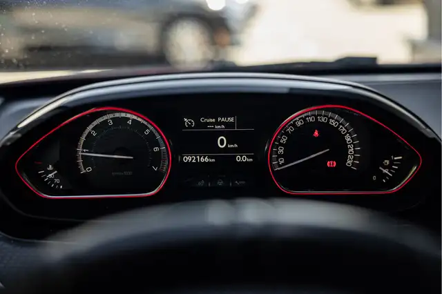Peugeot 2008 view 8