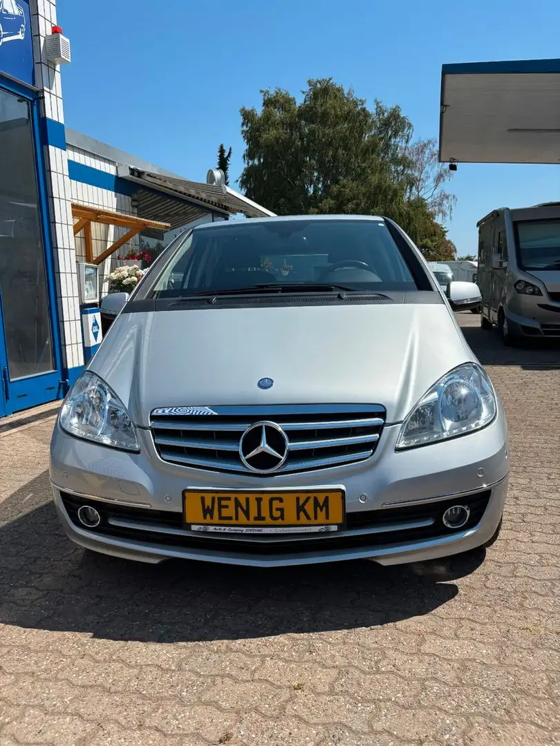 Mercedes-Benz A 180 Klima Sitzheizung 5 türig WENIG KM Silber - 2