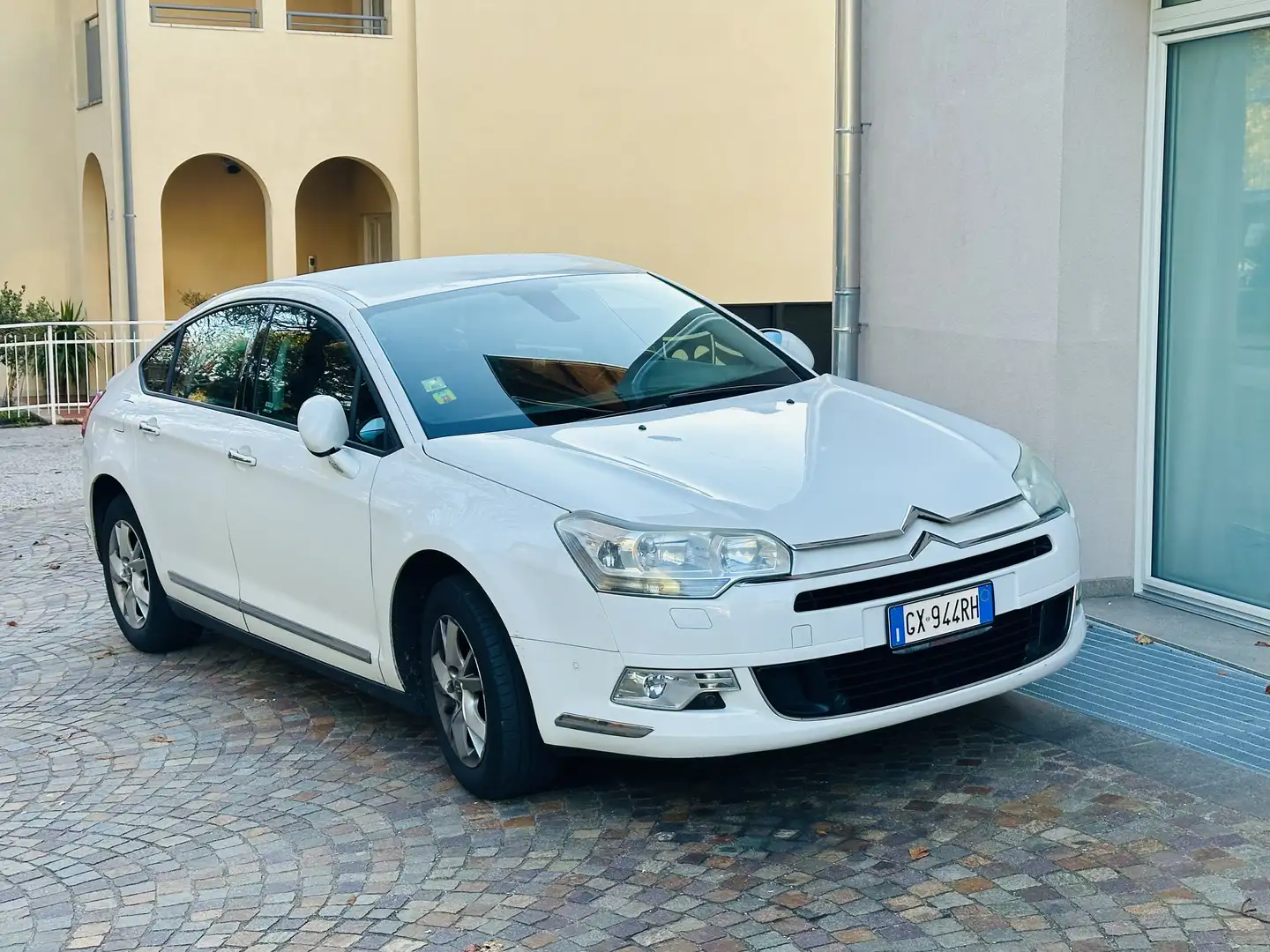 Citroen C5 1.6 hdi 16v Classique 110cv fap Alb - 1
