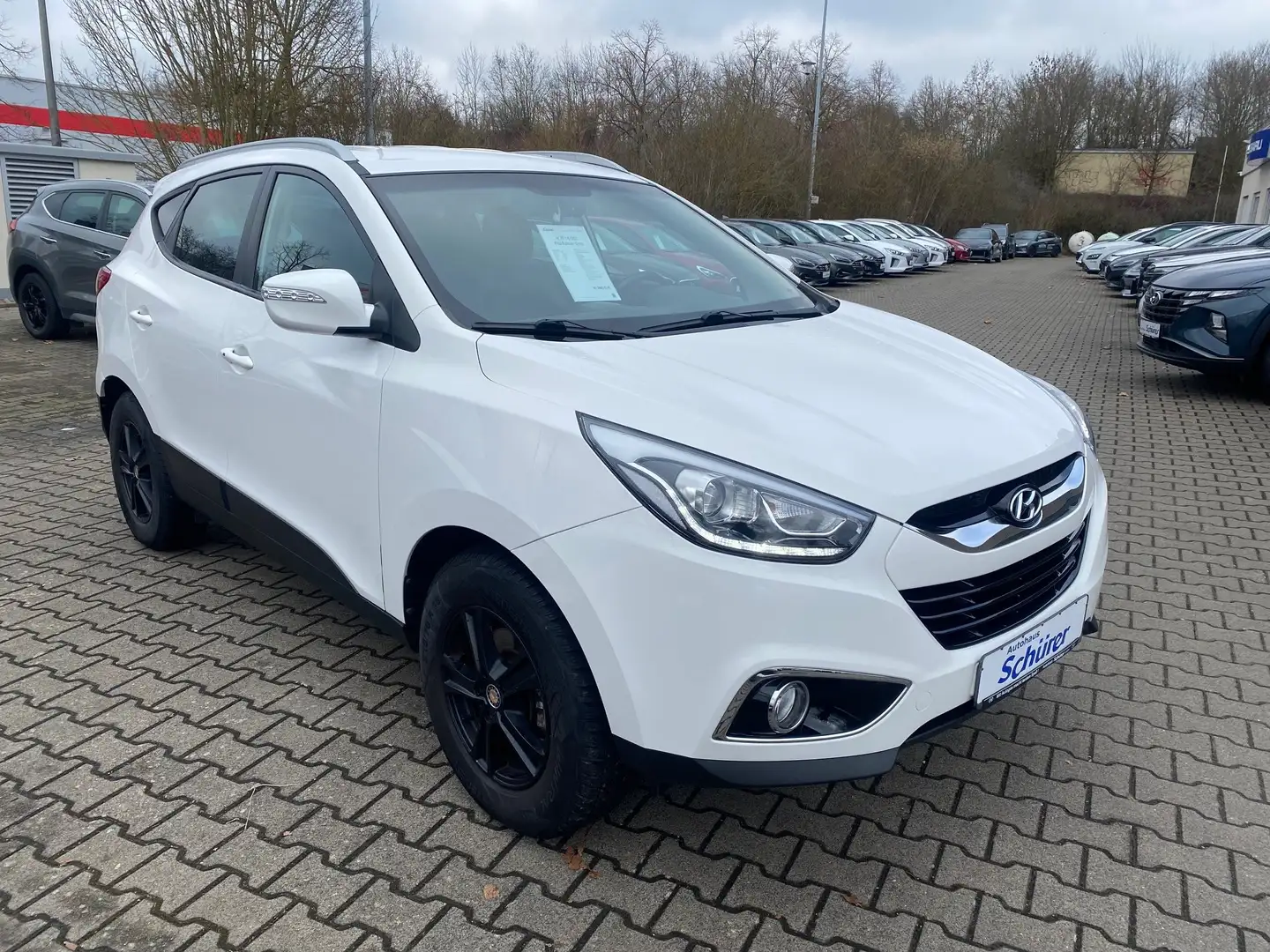 Hyundai iX35 ix35 1.6 2WD Fifa World Cup Gold Edition Blanc - 1