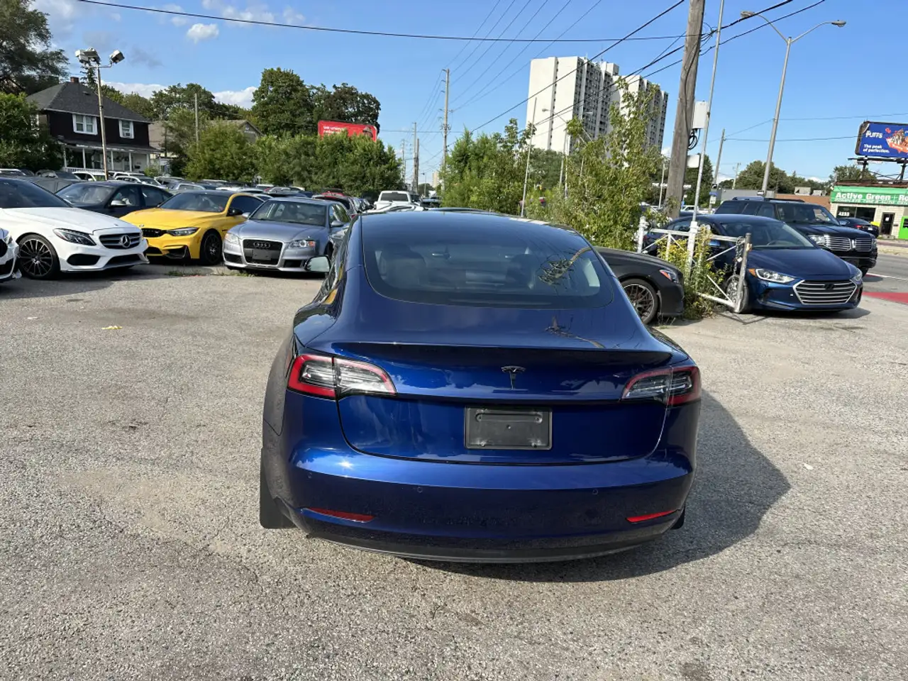 Tesla Model 3 снимка Tesla Model 3