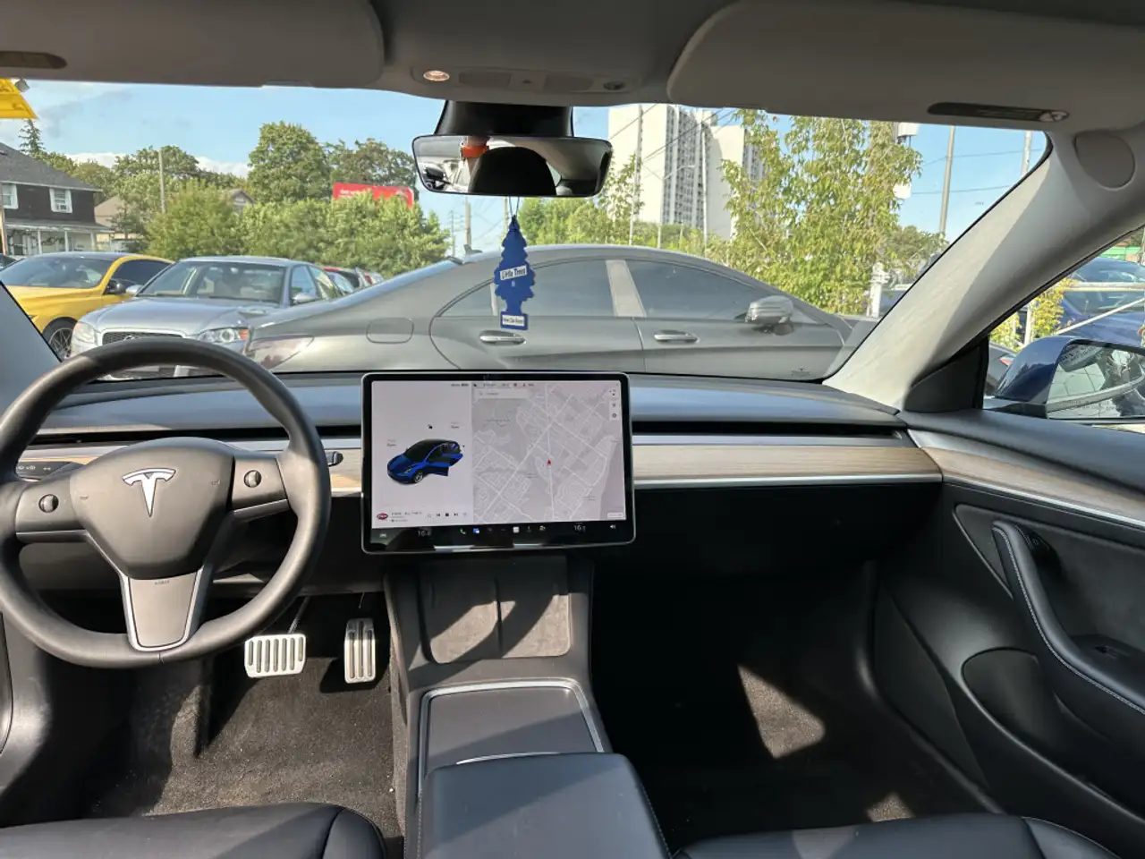 Tesla Model 3 снимка Tesla Model 3