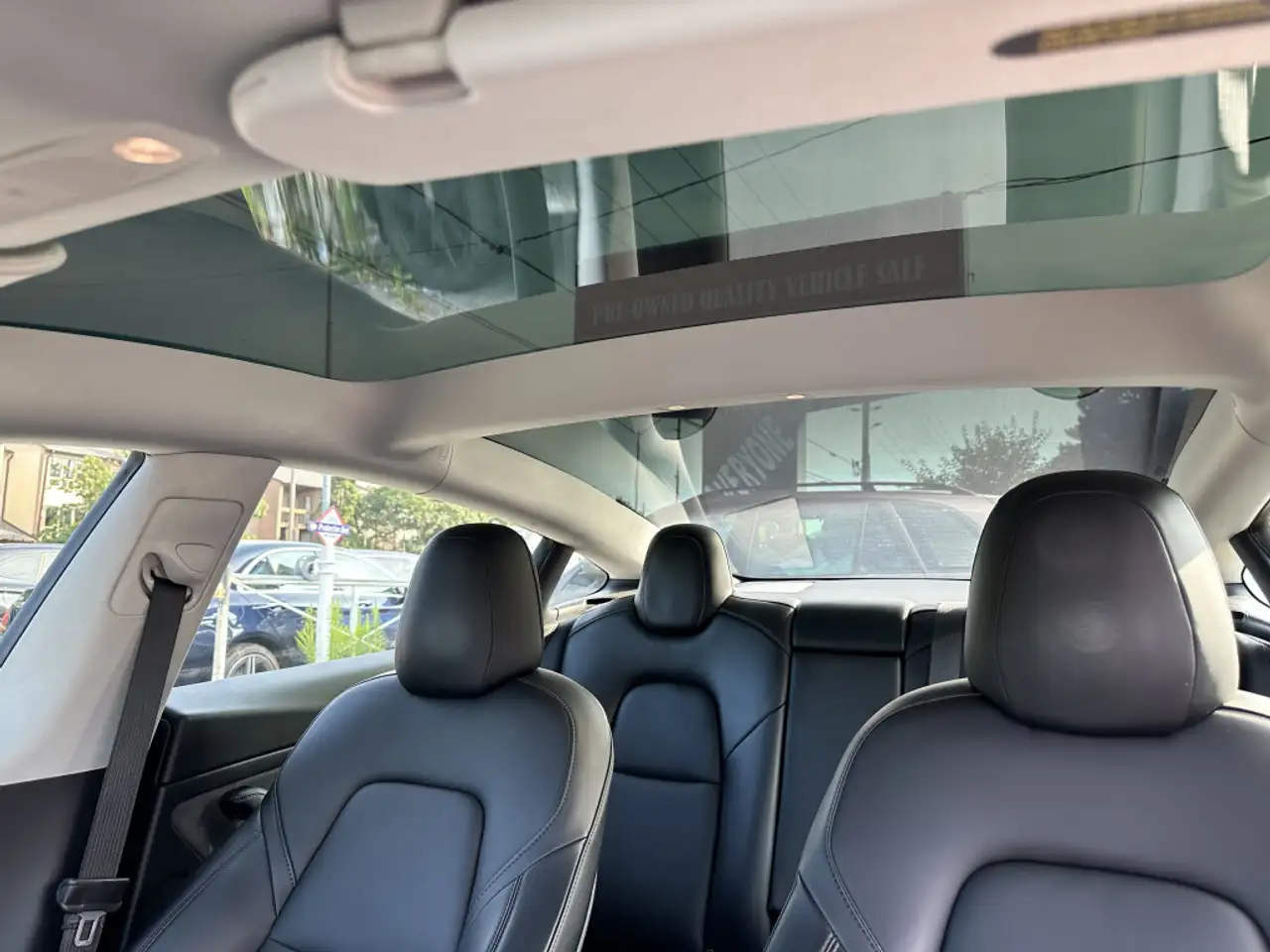 Tesla Model 3 снимка Tesla Model 3
