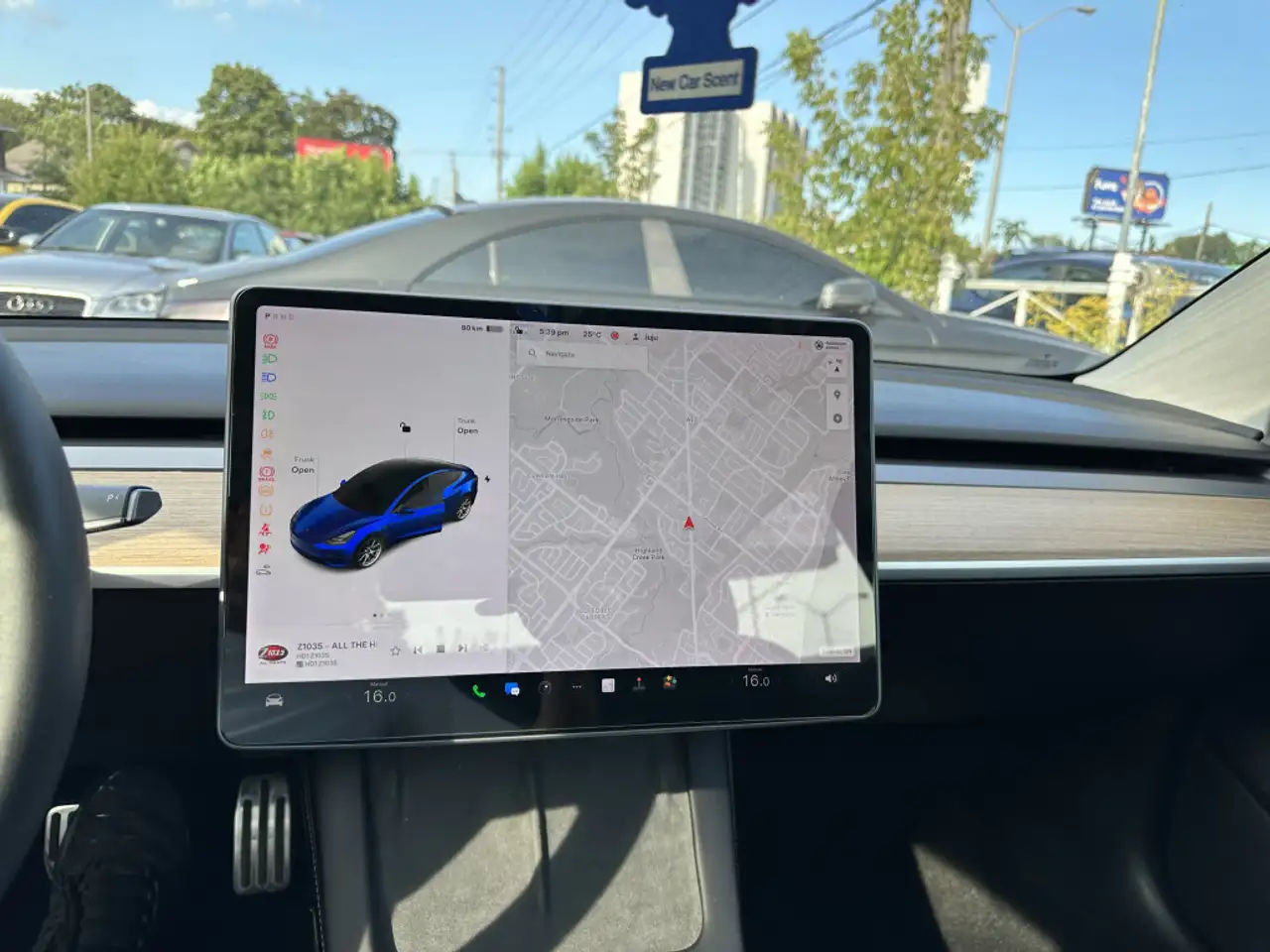 Tesla Model 3 снимка Tesla Model 3