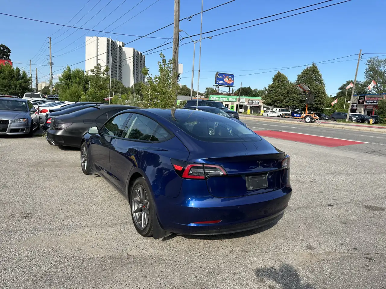 Tesla Model 3 снимка Tesla Model 3