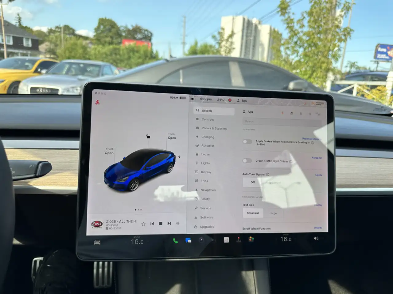 Tesla Model 3 снимка Tesla Model 3