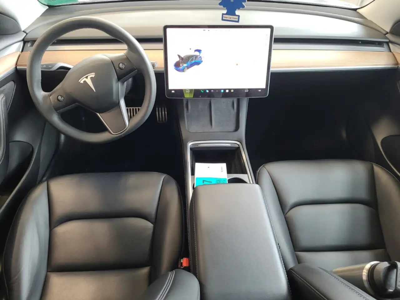 Tesla Model 3 снимка Tesla Model 3