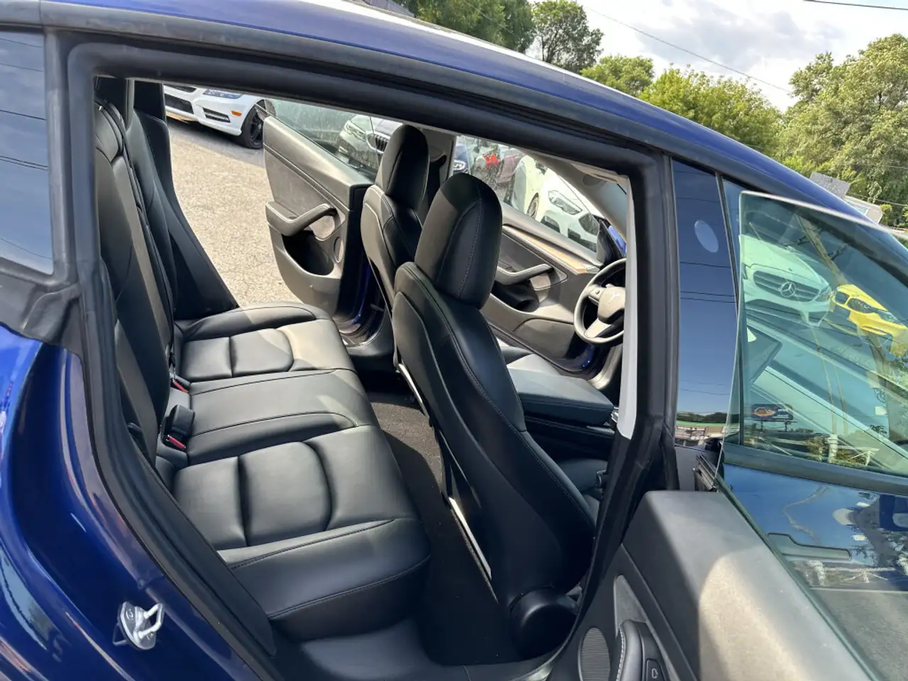 Tesla Model 3 снимка Tesla Model 3