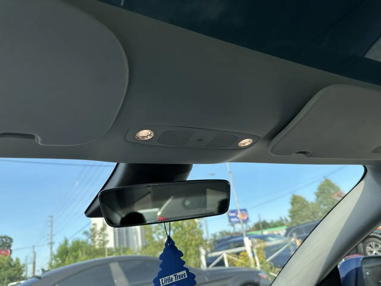 Tesla Model 3 снимка Tesla Model 3