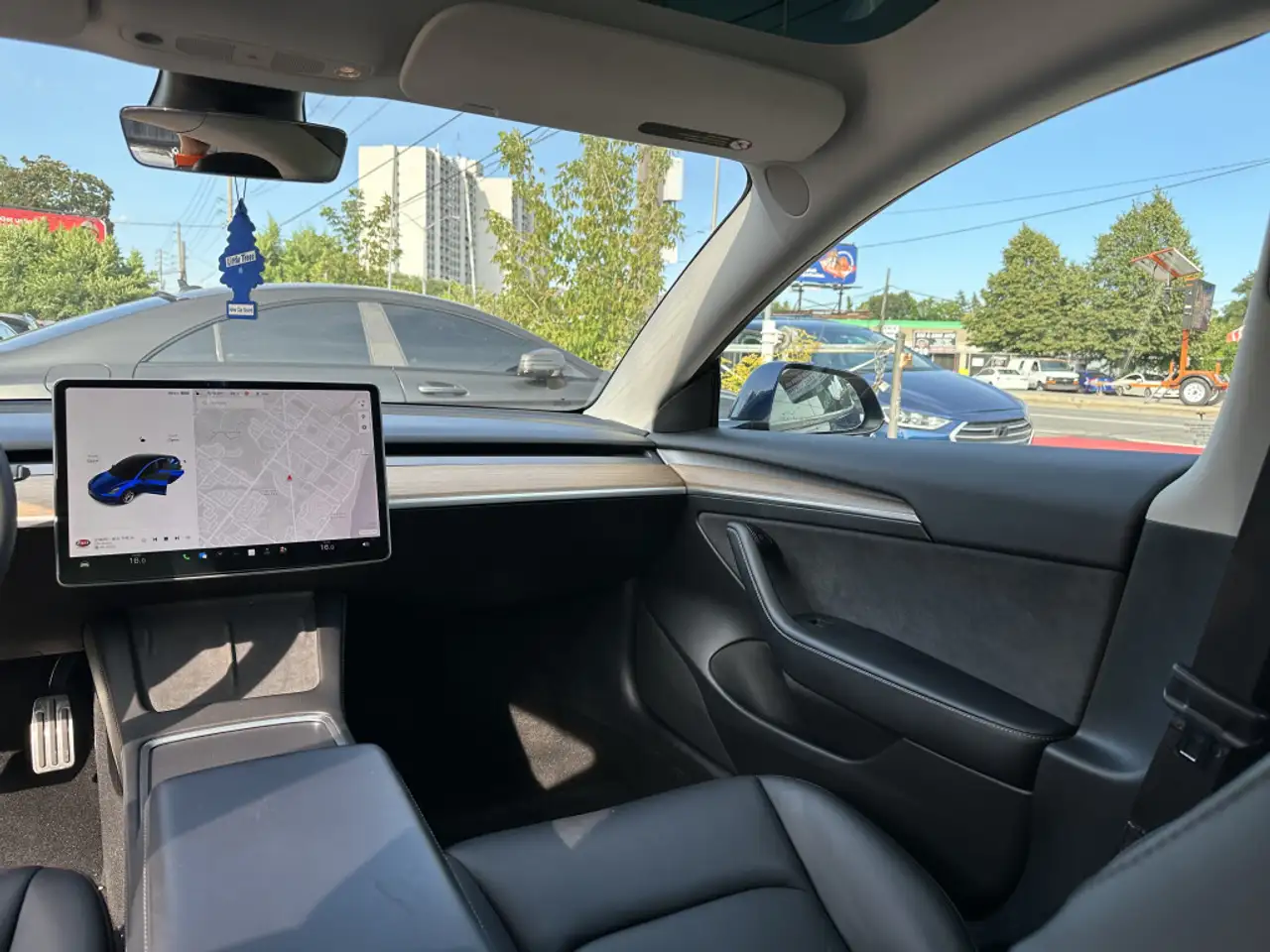 Tesla Model 3 снимка Tesla Model 3
