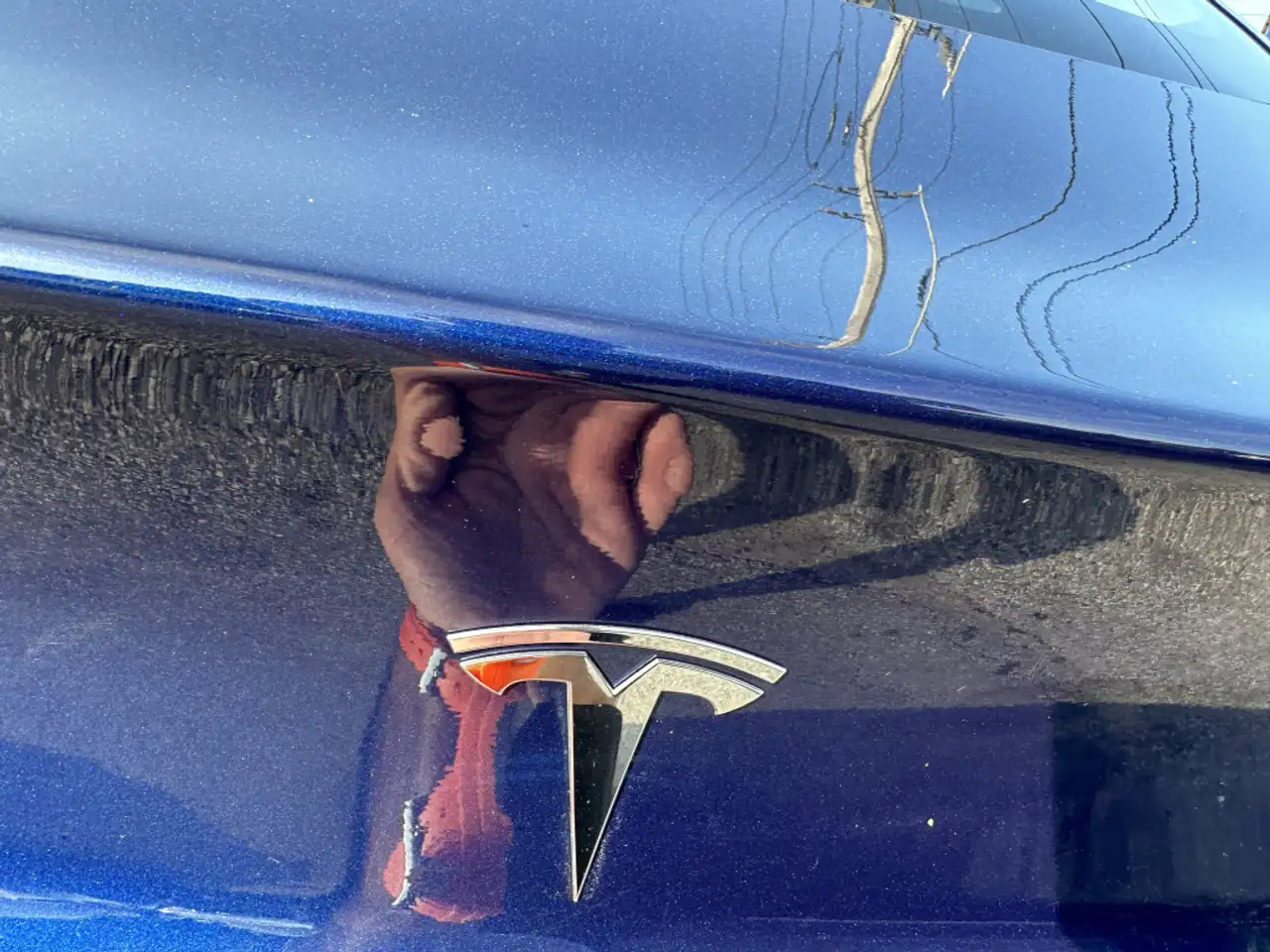 Tesla Model 3 снимка Tesla Model 3