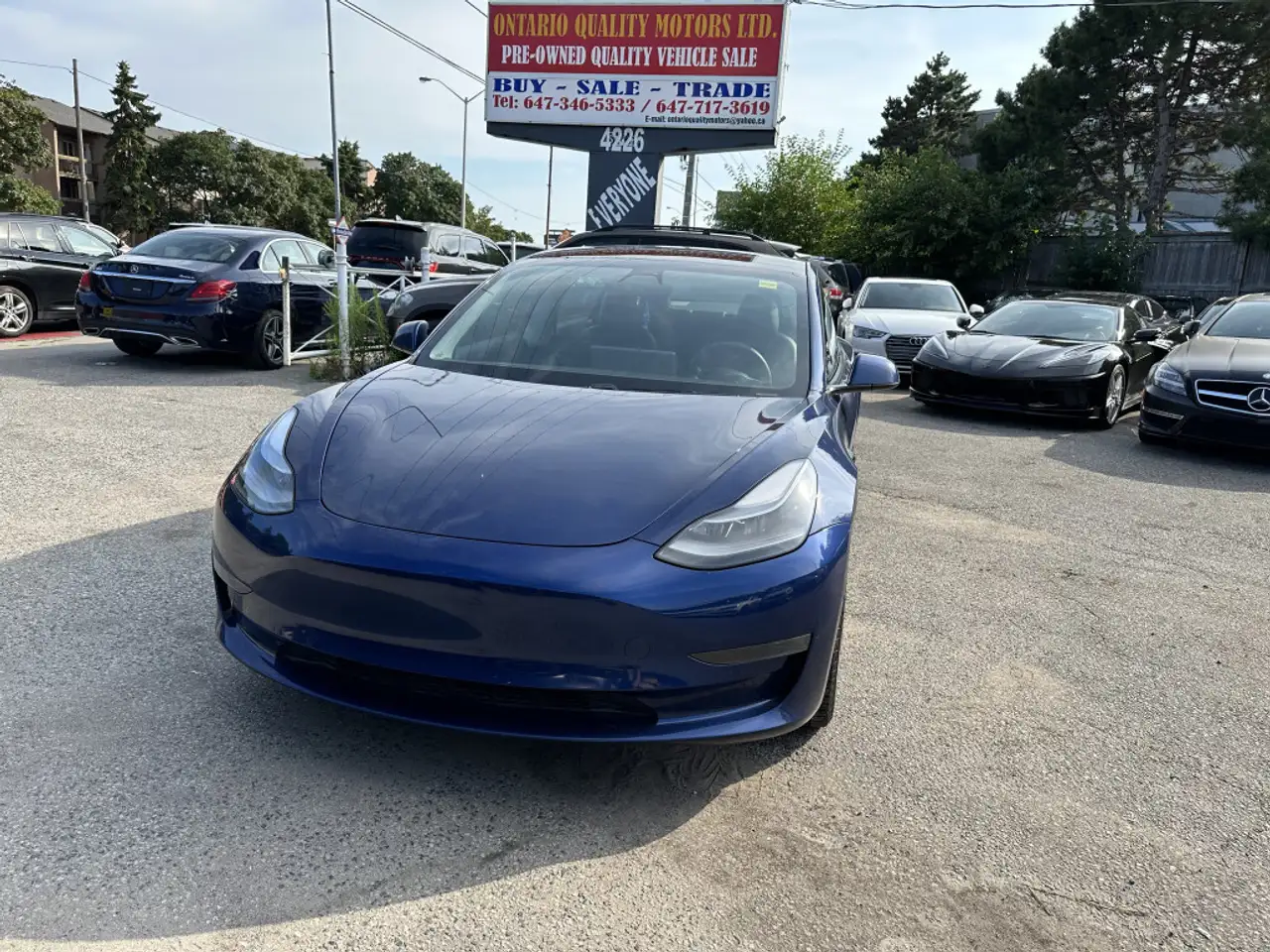 Tesla Model 3 снимка Tesla Model 3