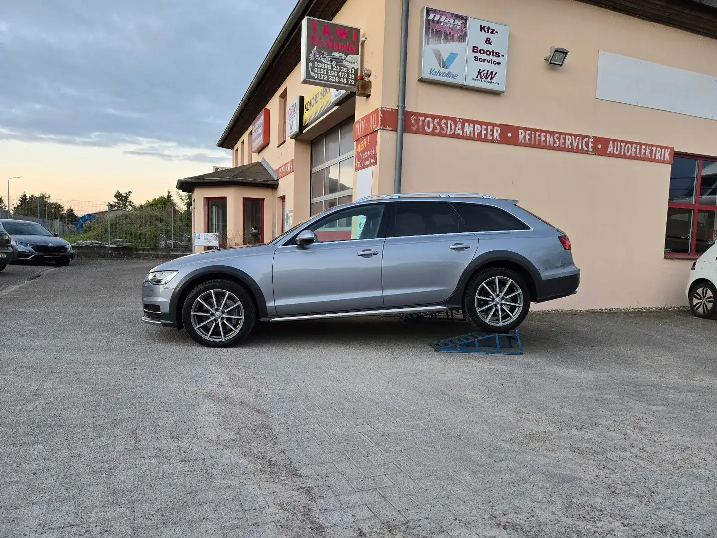 Audi A6 Allroad quattro 3.0 TDI**S+W Räder Grau - 2