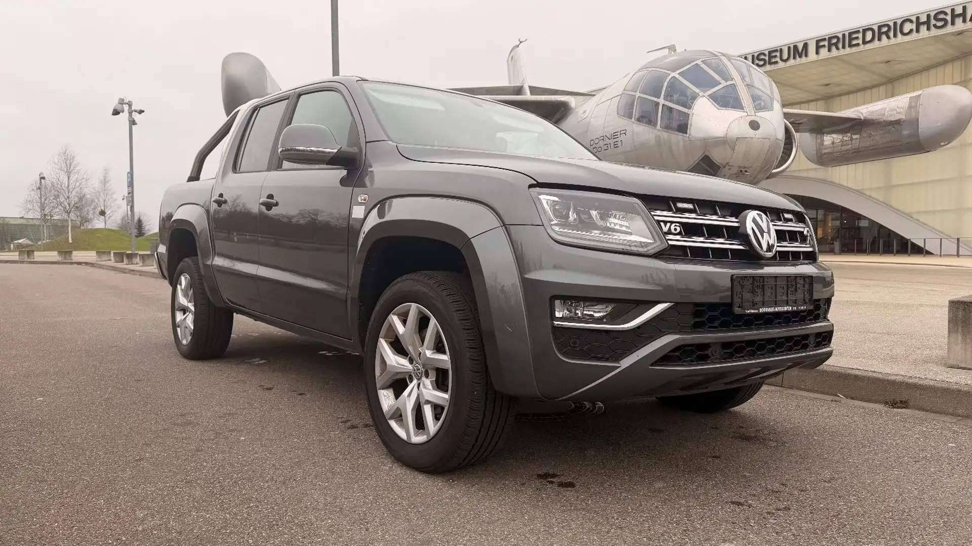 Volkswagen Amarok Highline DoubleCab 4Motion Grau - 1